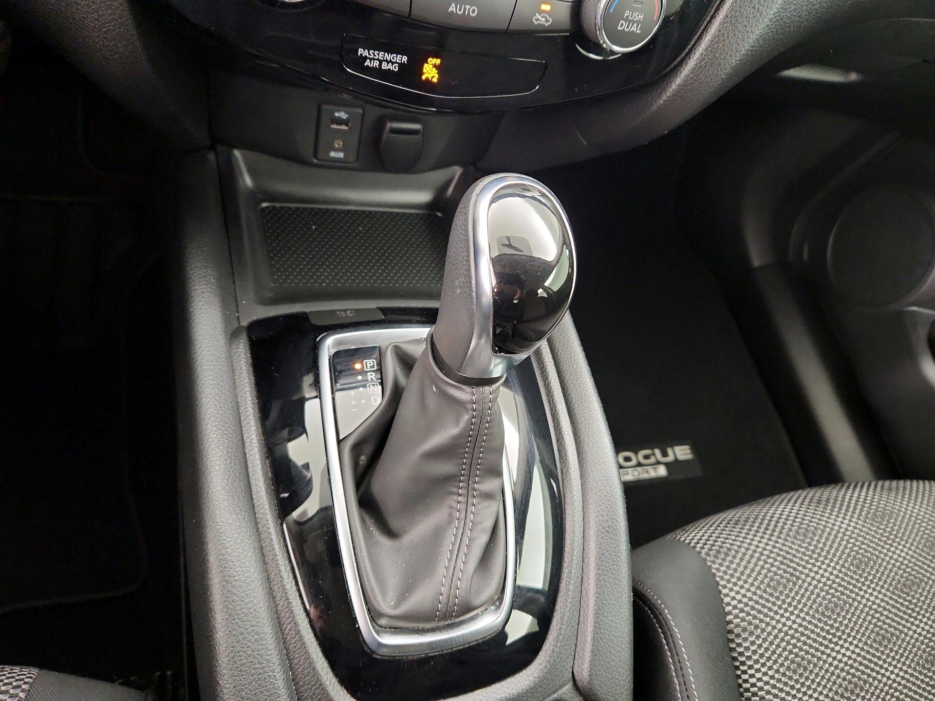 Thumbnail: 2018 Nissan Rogue Sport - 17