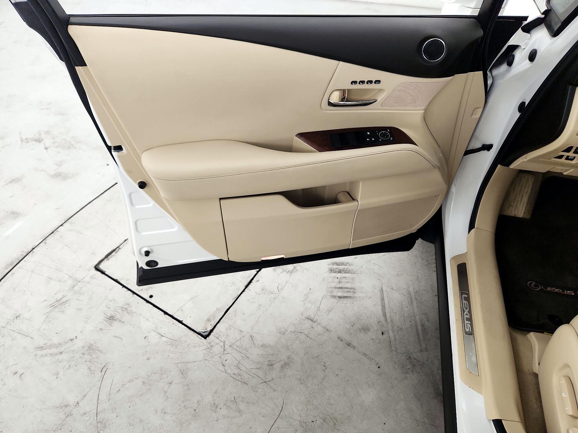 Thumbnail: 2015 Lexus RX - 12