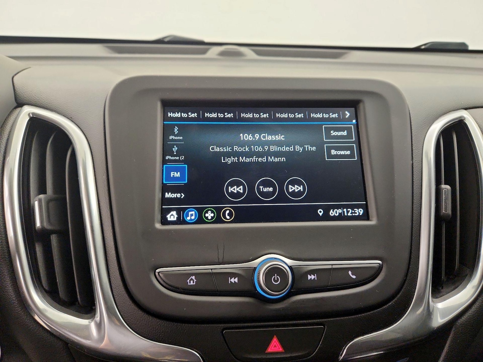 2019 Chevrolet Equinox LT - Photo 16