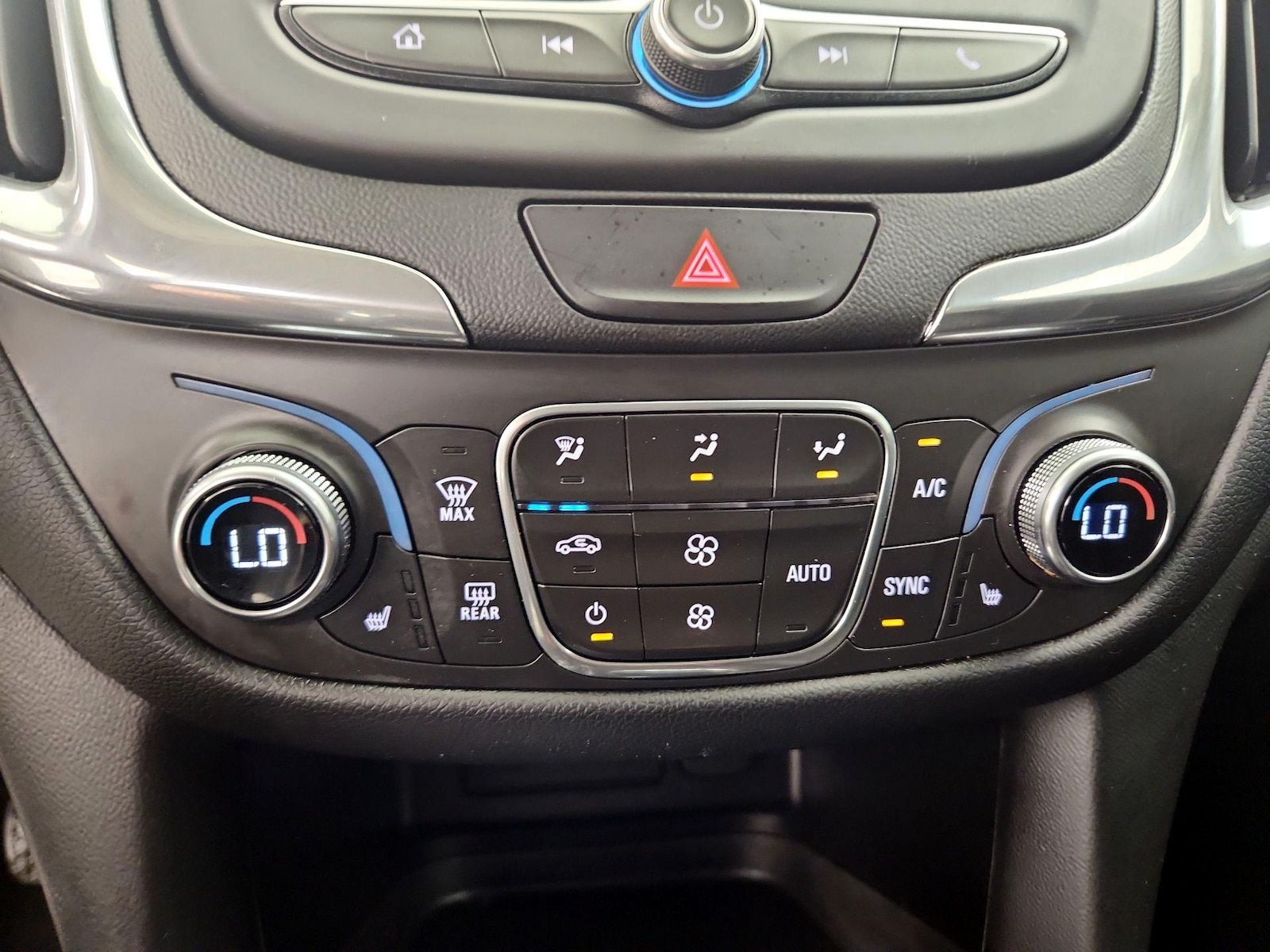 2019 Chevrolet Equinox LT - Photo 17