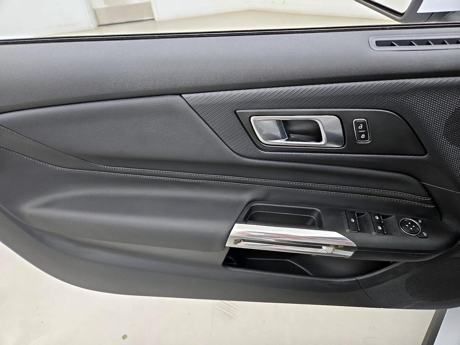 2026 Ford Mustang EcoBoost Premium - Photo 13