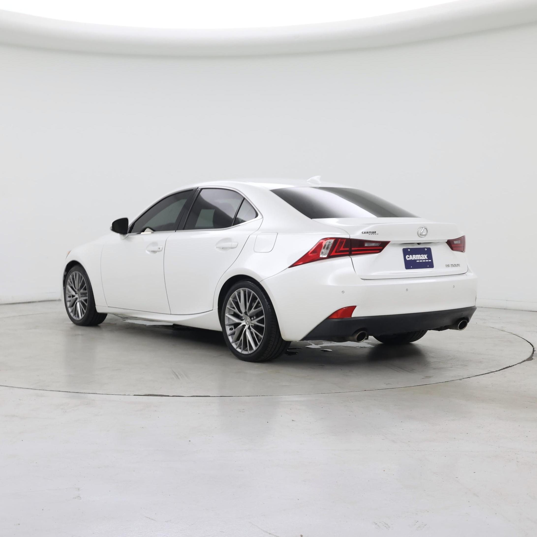 Thumbnail: 2016 Lexus IS - 2
