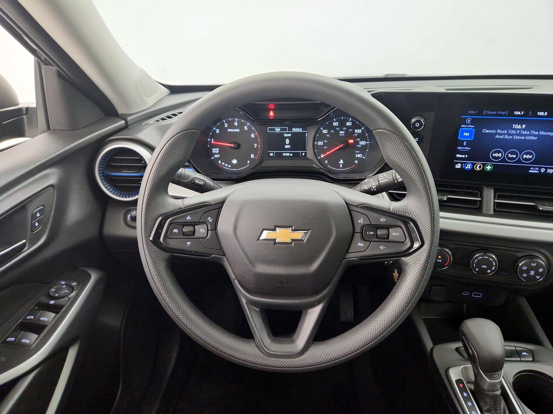 Thumbnail: 2025 Chevrolet Trax - 10