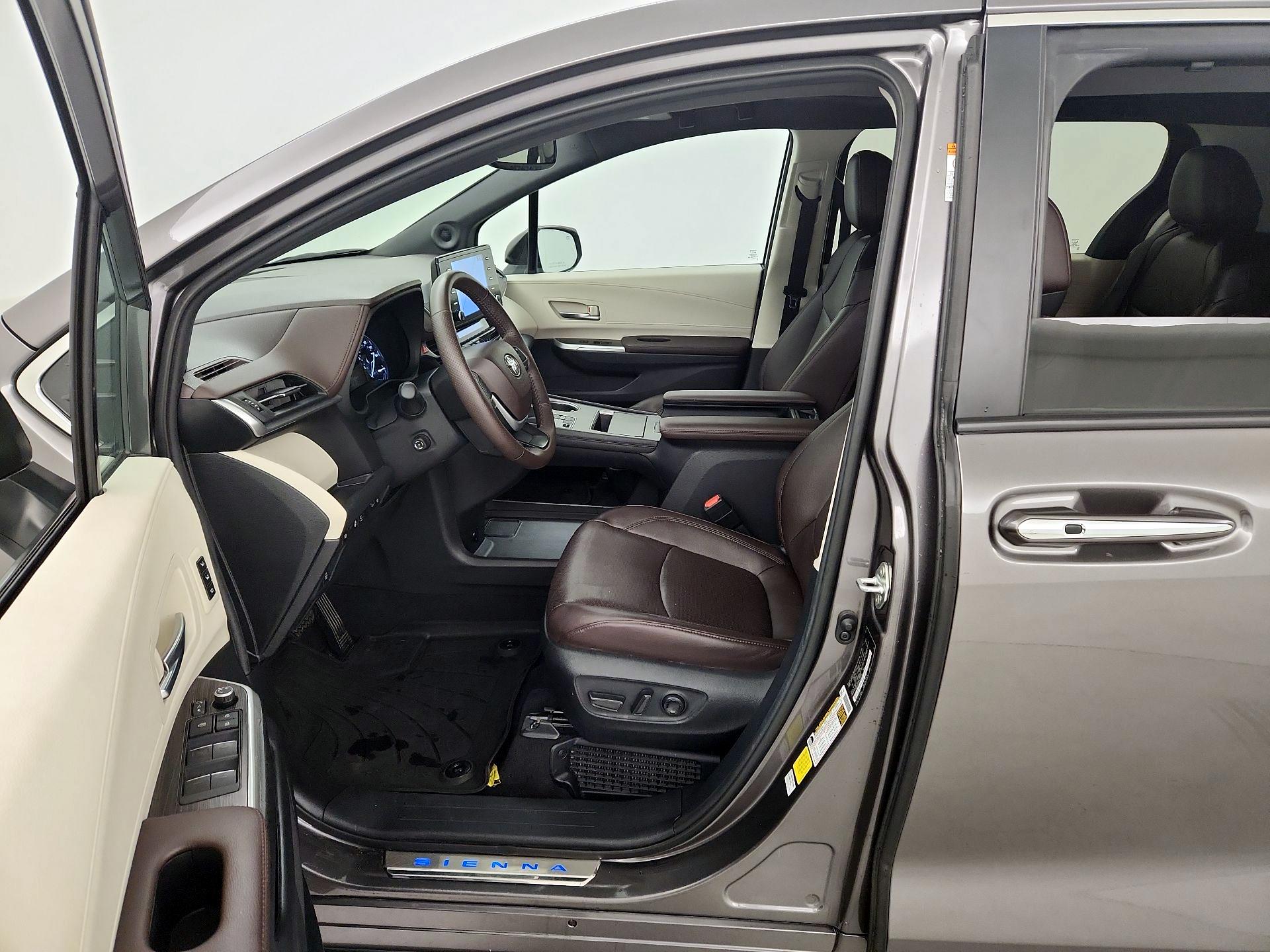 Thumbnail: 2024 Toyota Sienna - 11