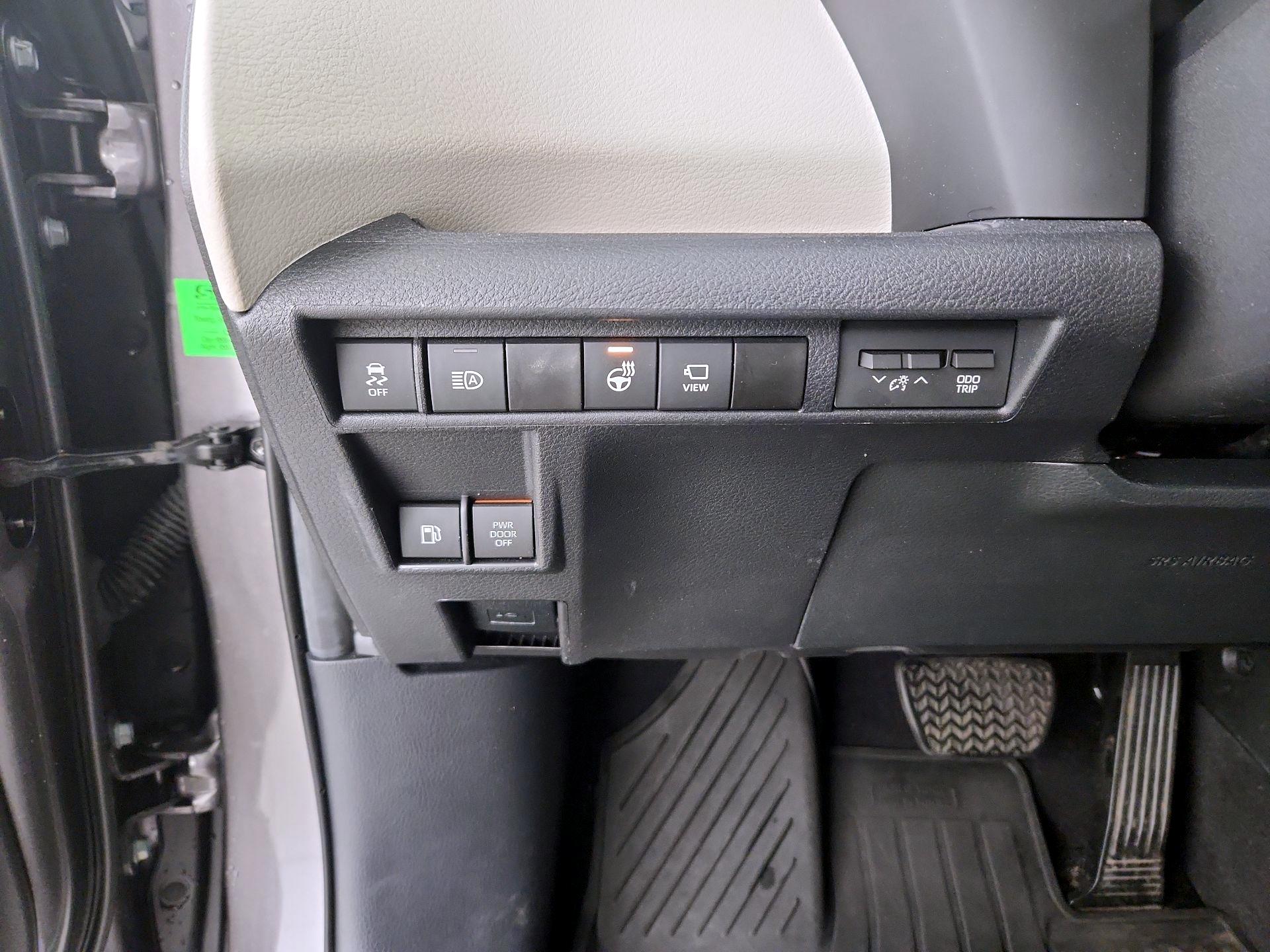 Thumbnail: 2024 Toyota Sienna - 13