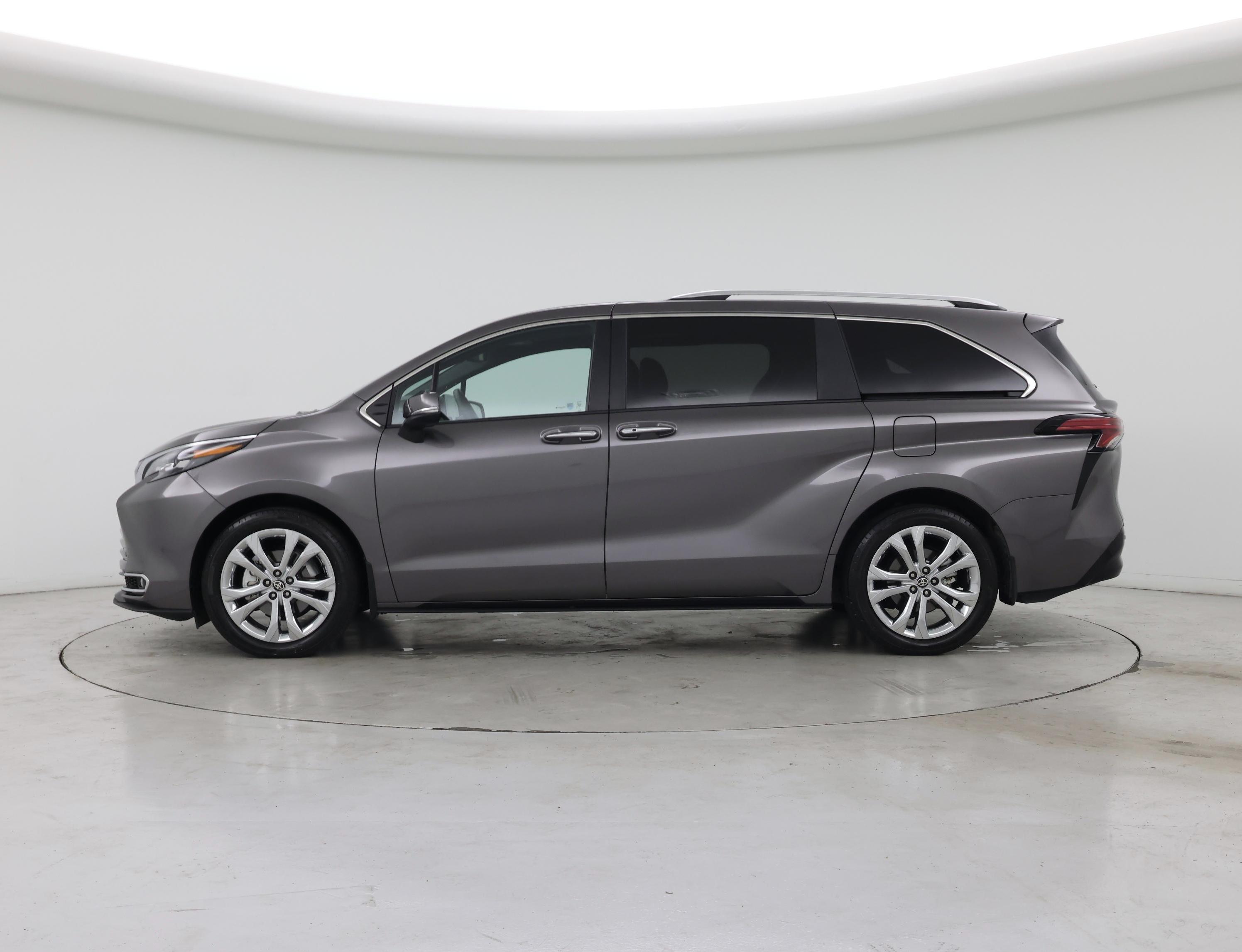 Thumbnail: 2024 Toyota Sienna - 3