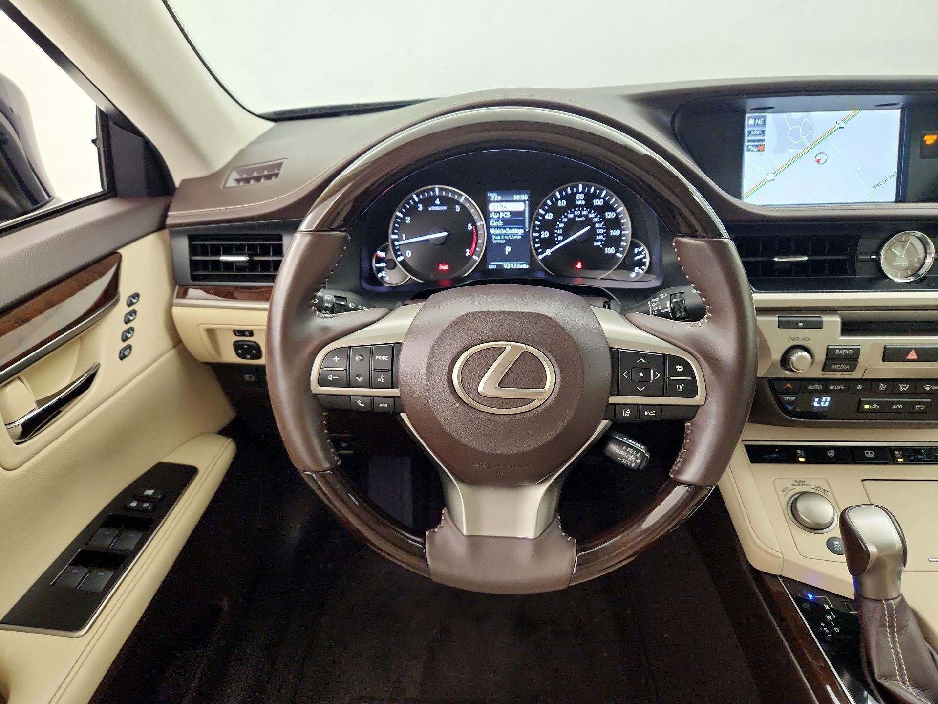 Thumbnail: 2017 Lexus ES - 10