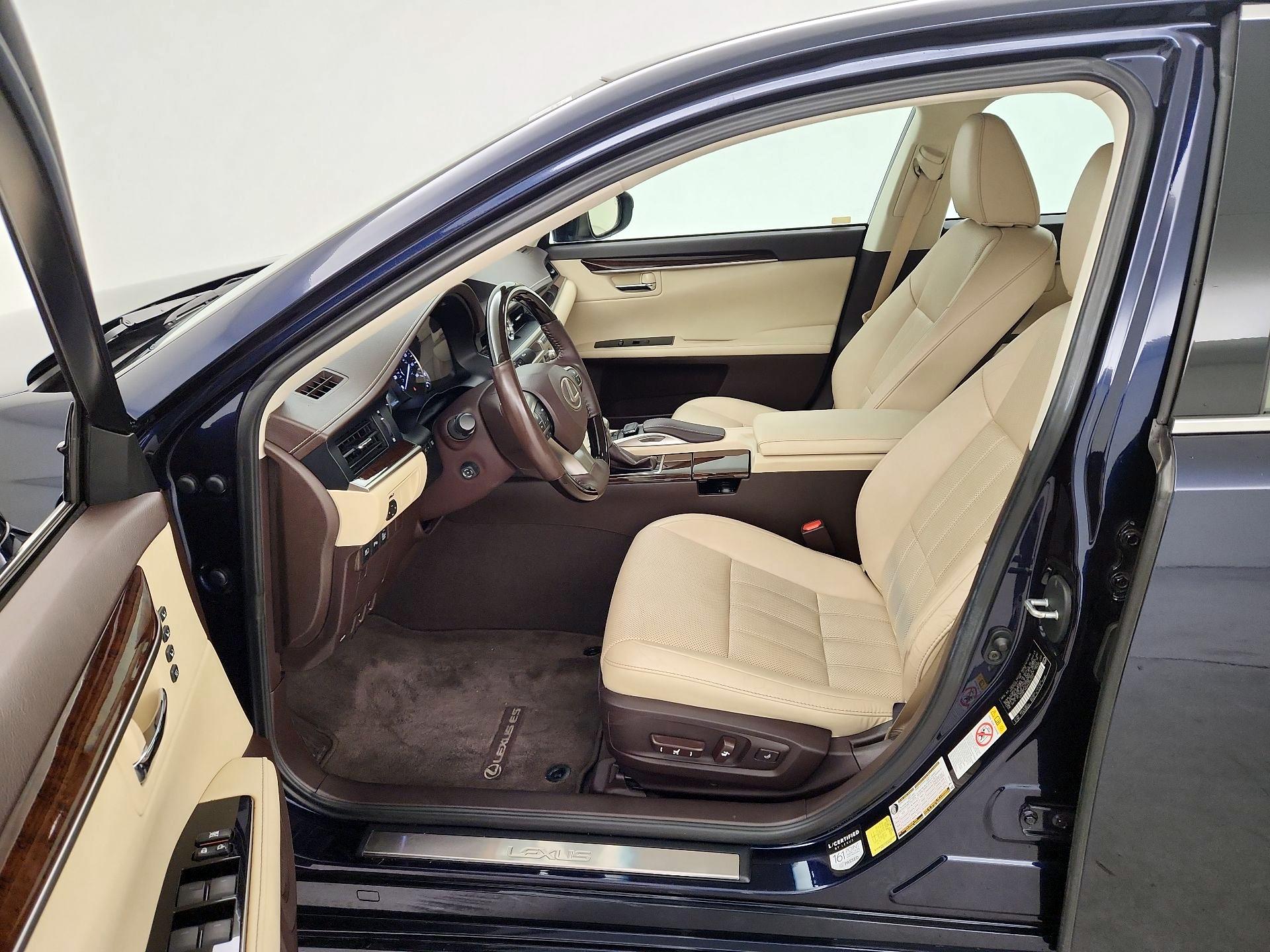 Thumbnail: 2017 Lexus ES - 11