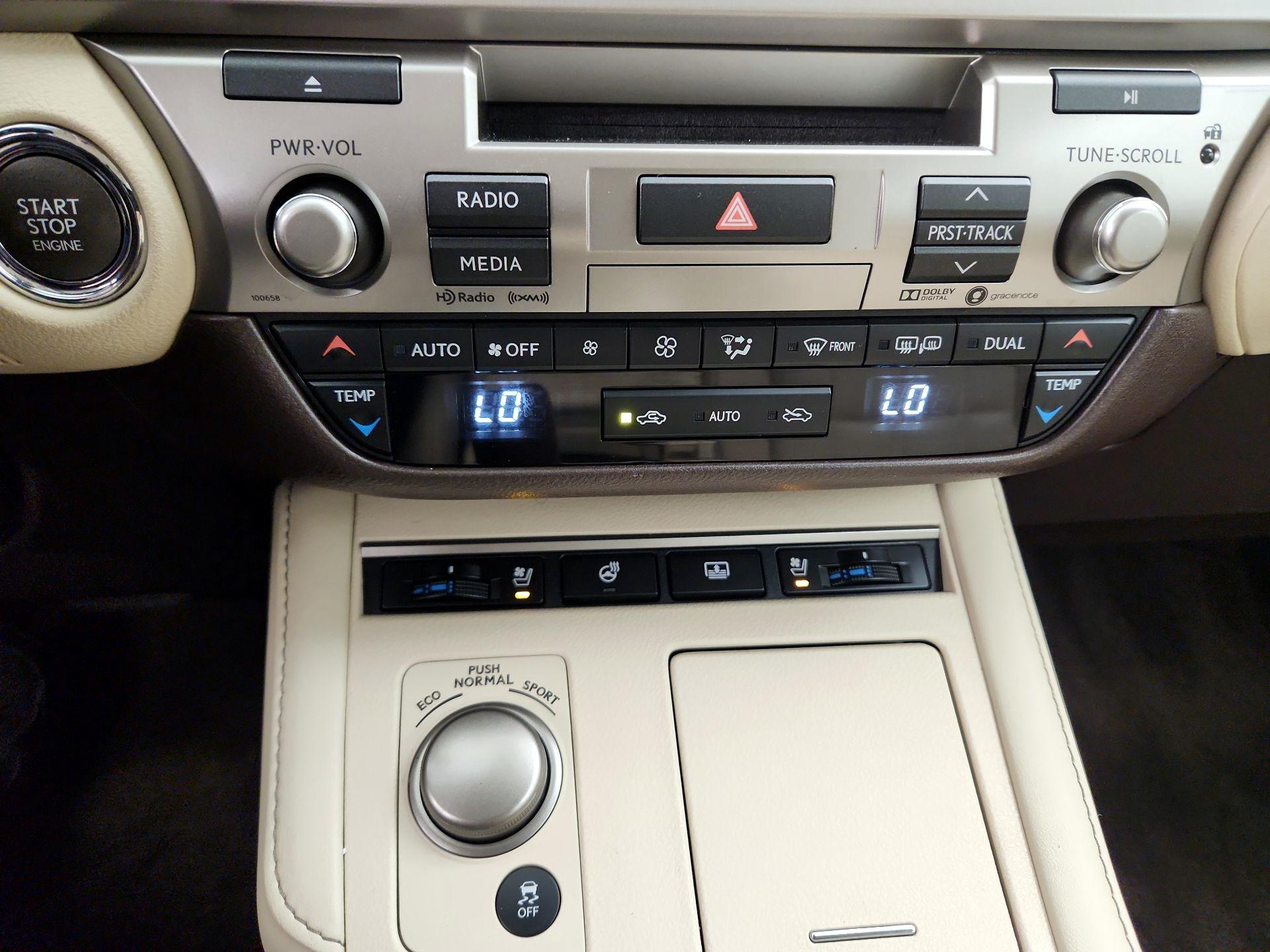 Thumbnail: 2017 Lexus ES - 17