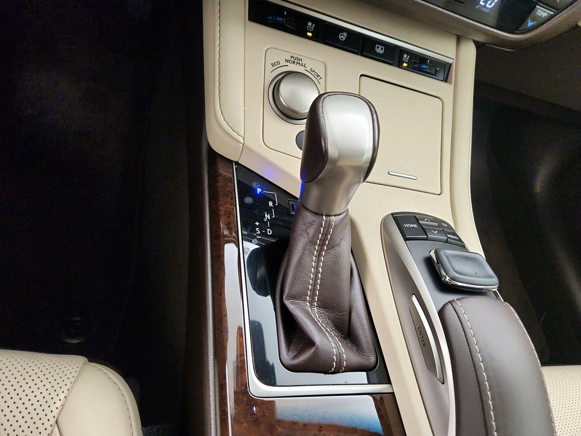 Thumbnail: 2017 Lexus ES - 18