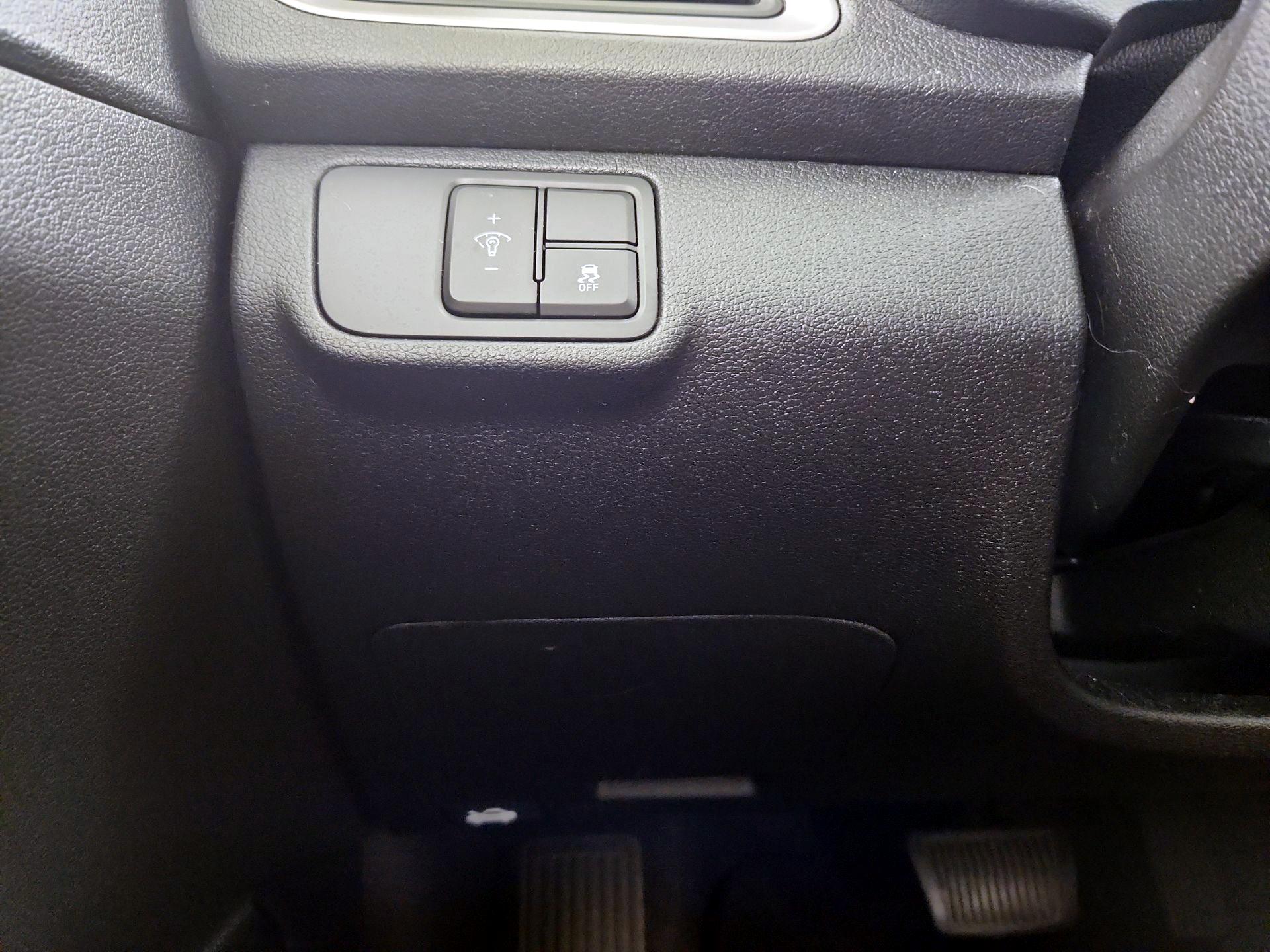 Thumbnail: 2019 Hyundai Accent - 13