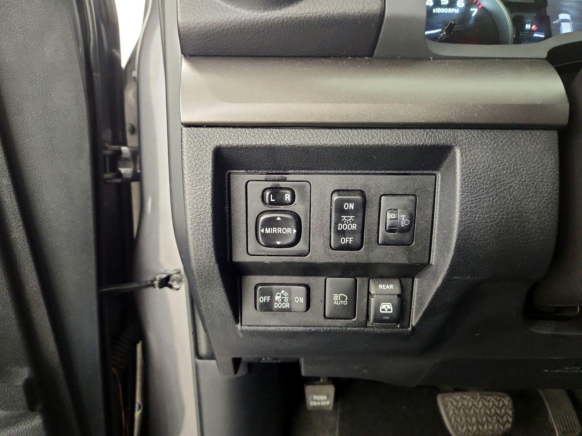 Thumbnail: 2018 Toyota Tundra - 13