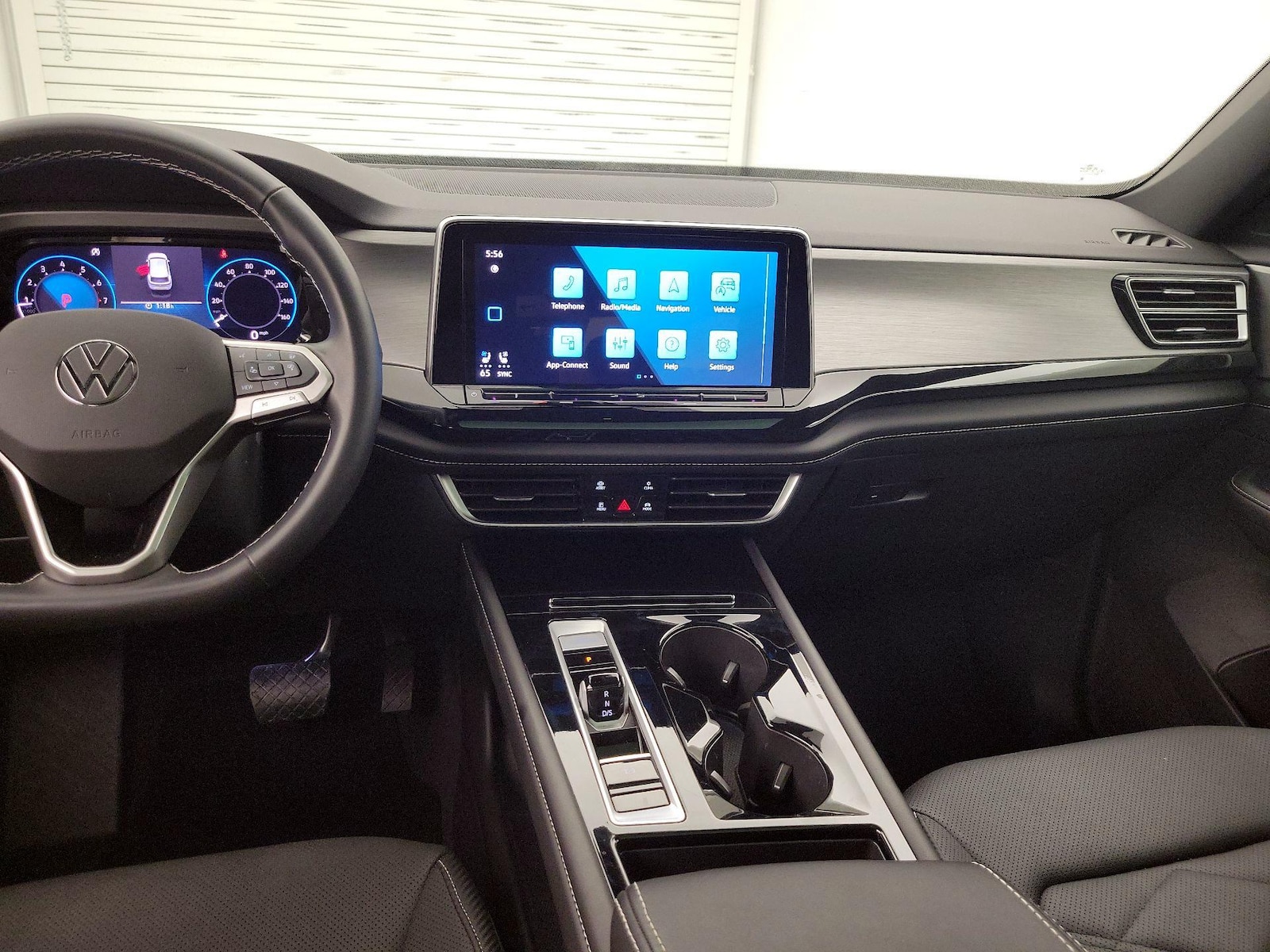 2025 Volkswagen Atlas Cross Sport SE w/Tech - Photo 10