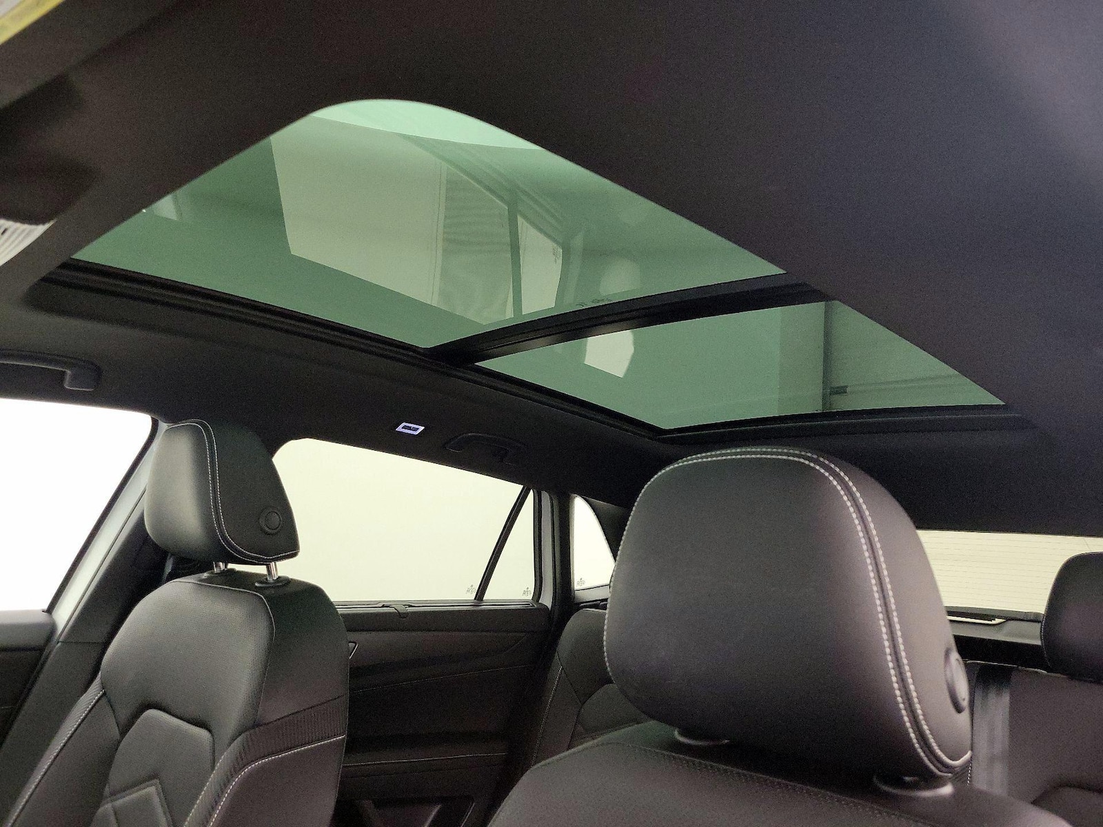 2025 Volkswagen Atlas Cross Sport SE w/Tech - Photo 20