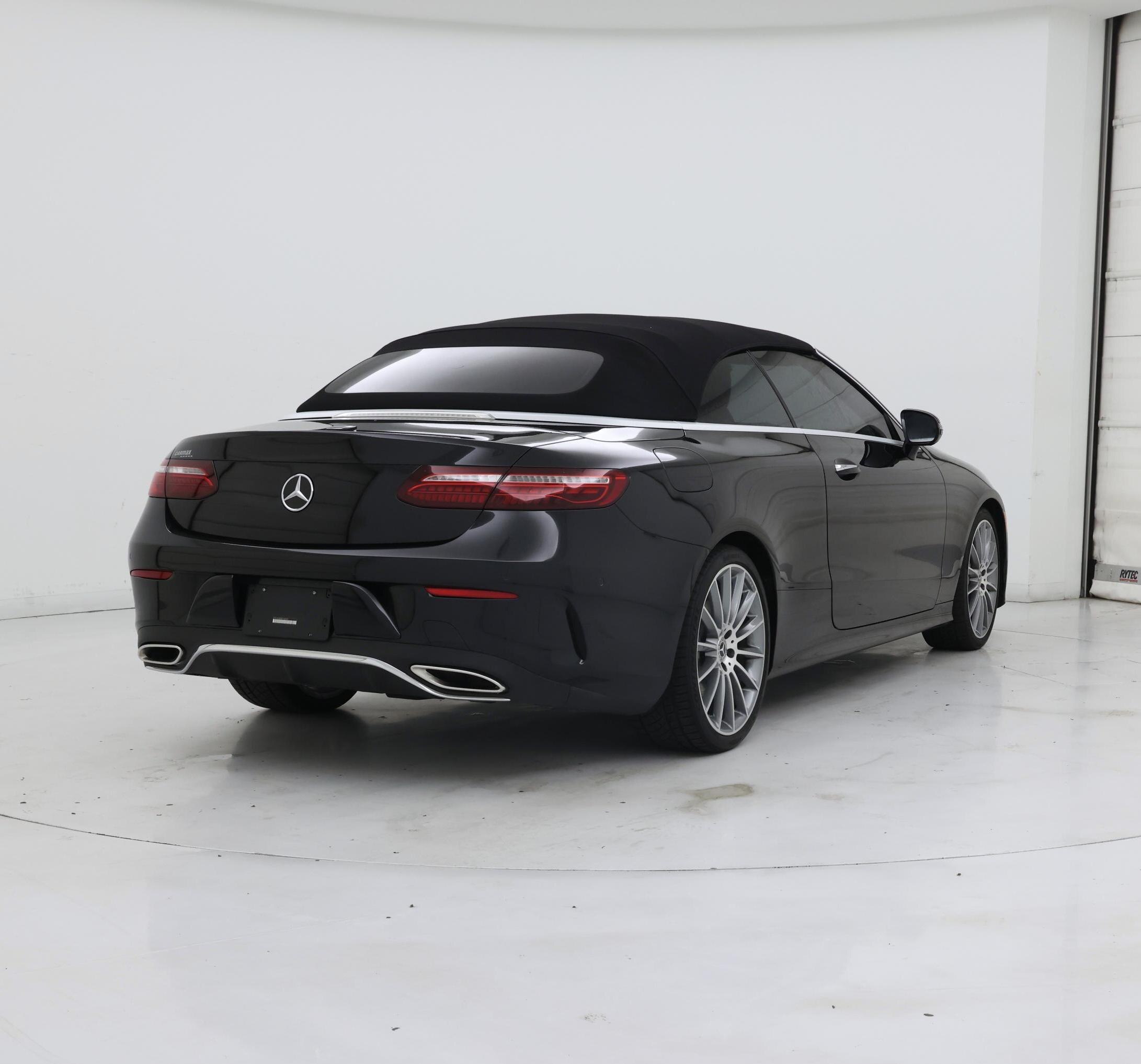 Thumbnail: 2022 Mercedes-Benz E-Class - 8