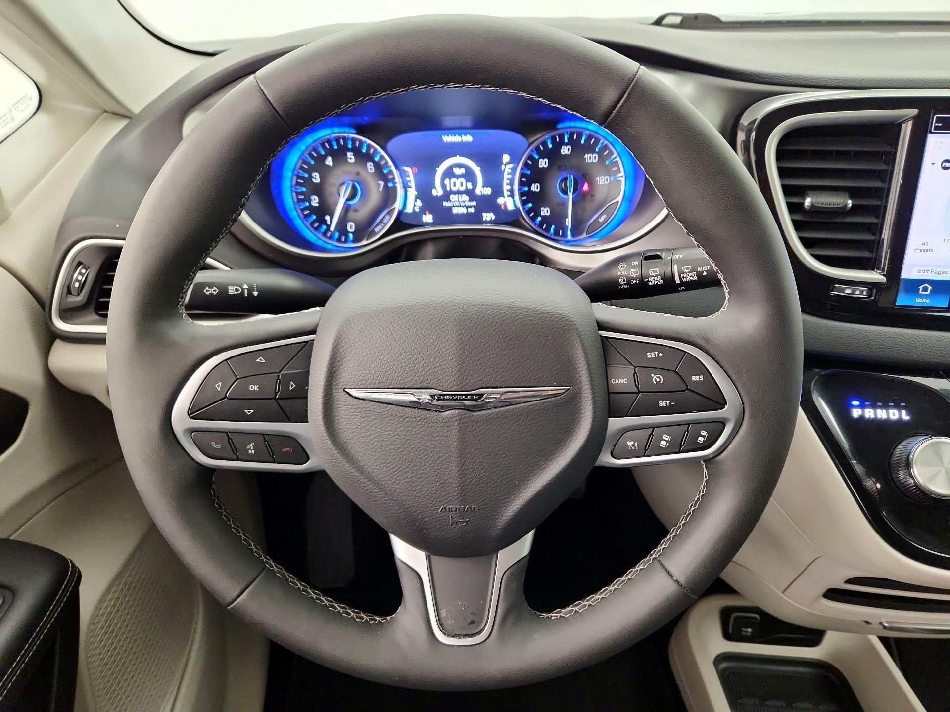 Thumbnail: 2024 Chrysler Pacifica - 10