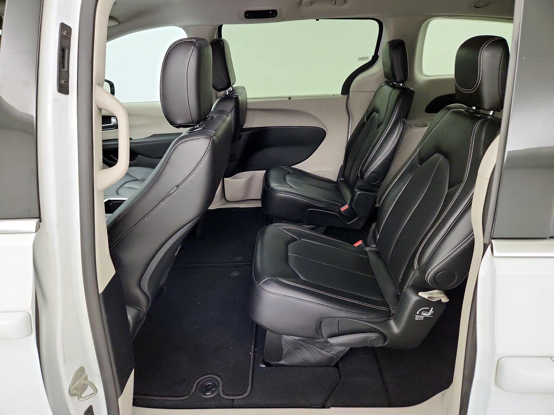 Thumbnail: 2024 Chrysler Pacifica - 19