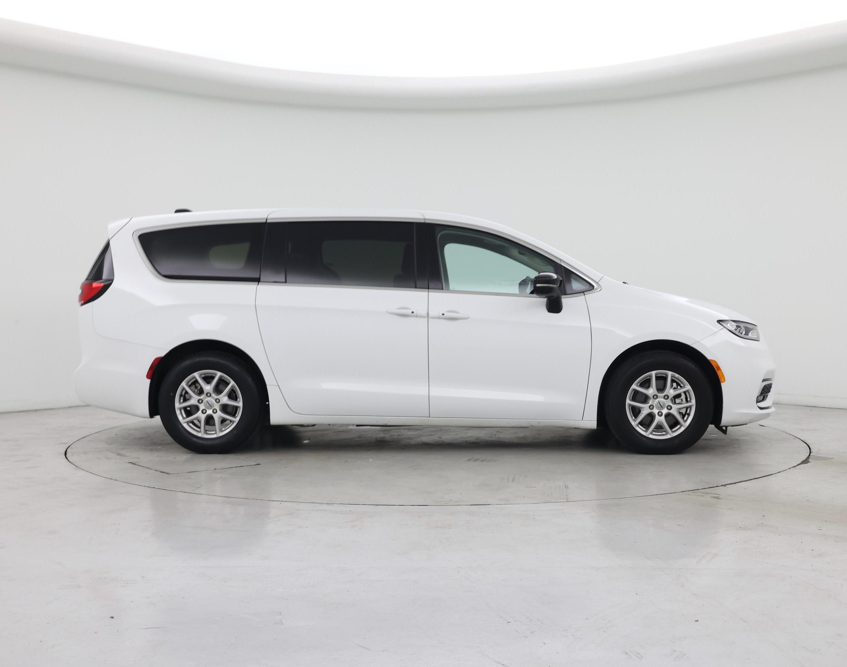 Thumbnail: 2024 Chrysler Pacifica - 7