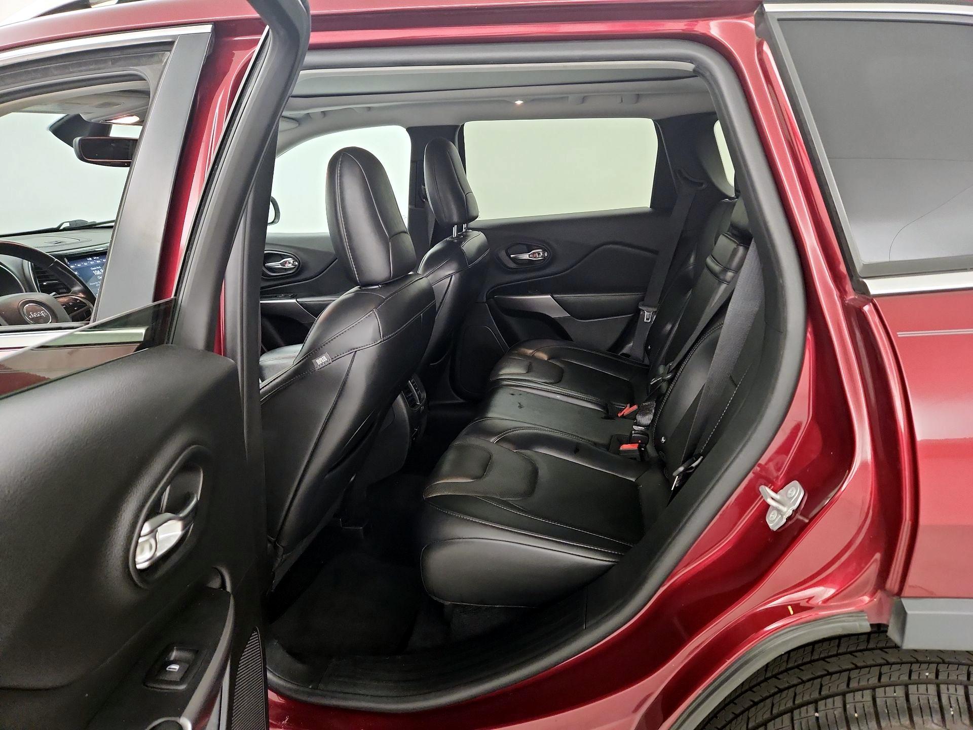 Thumbnail: 2019 Jeep Cherokee - 20