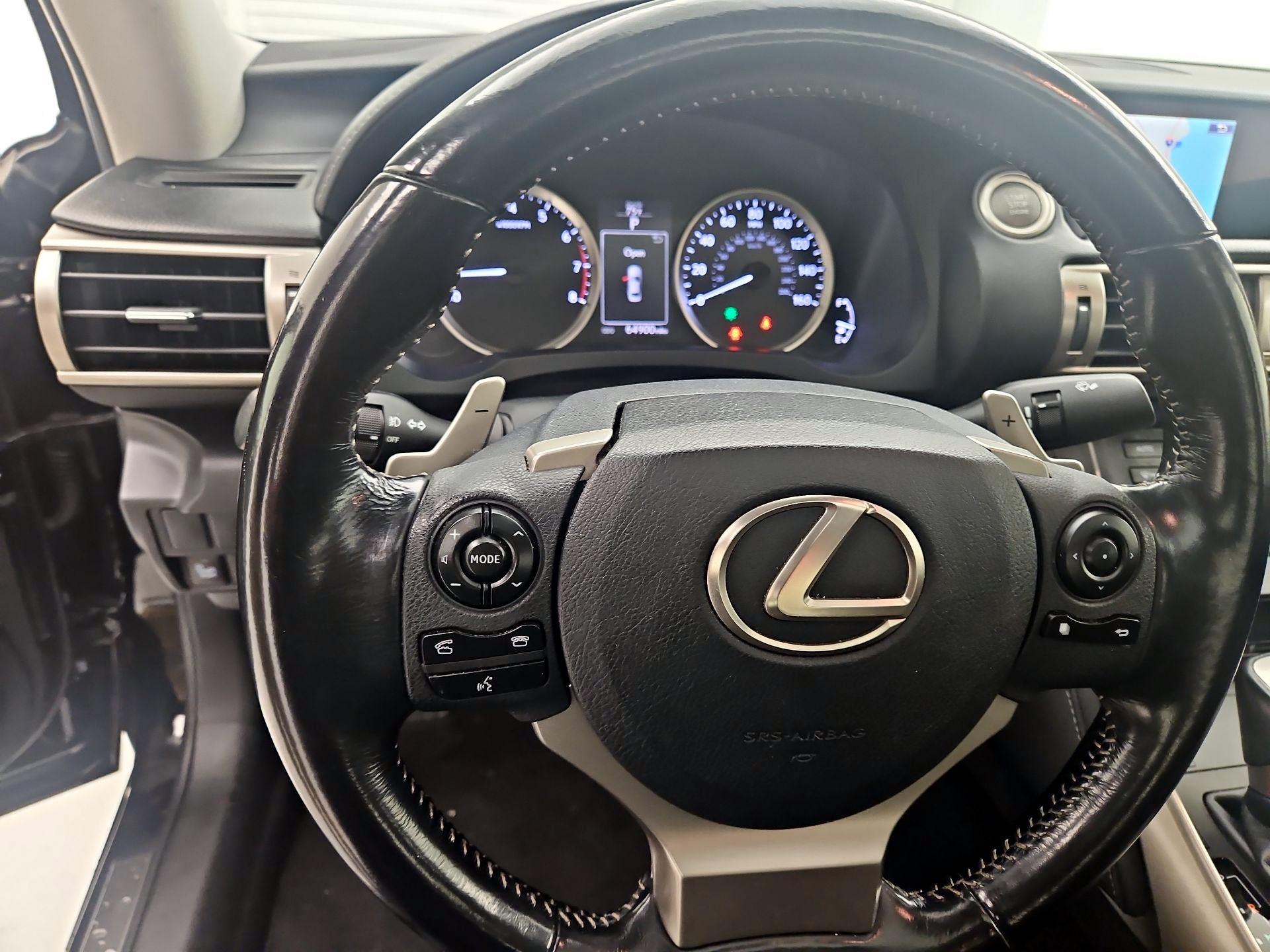 Thumbnail: 2016 Lexus IS - 10