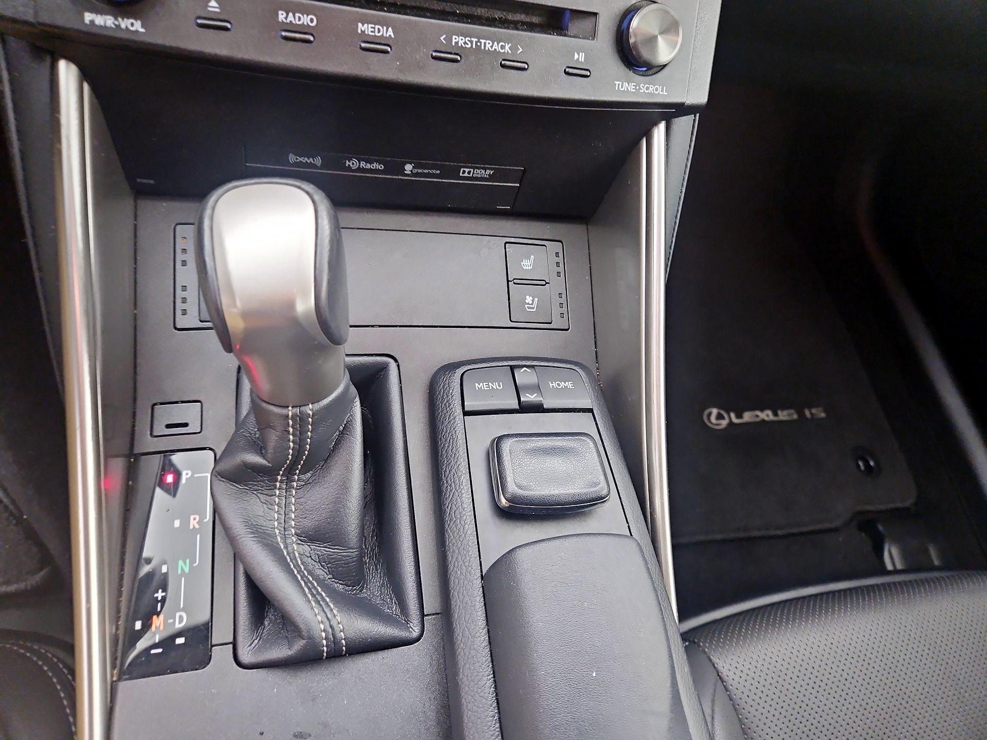 Thumbnail: 2016 Lexus IS - 17