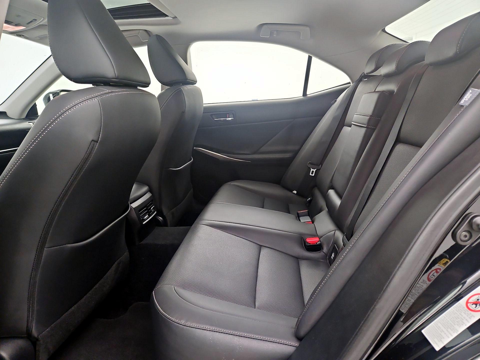 Thumbnail: 2016 Lexus IS - 20