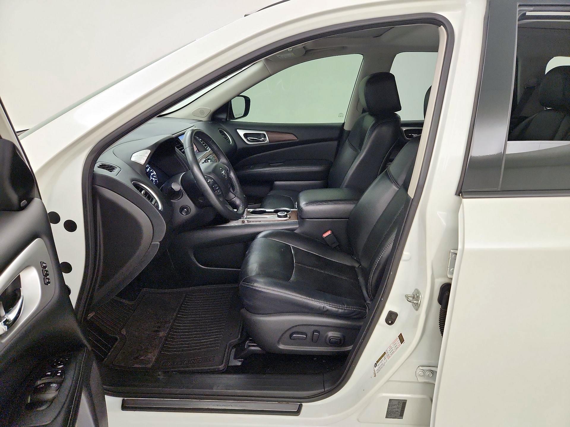 Thumbnail: 2017 Nissan Pathfinder - 11