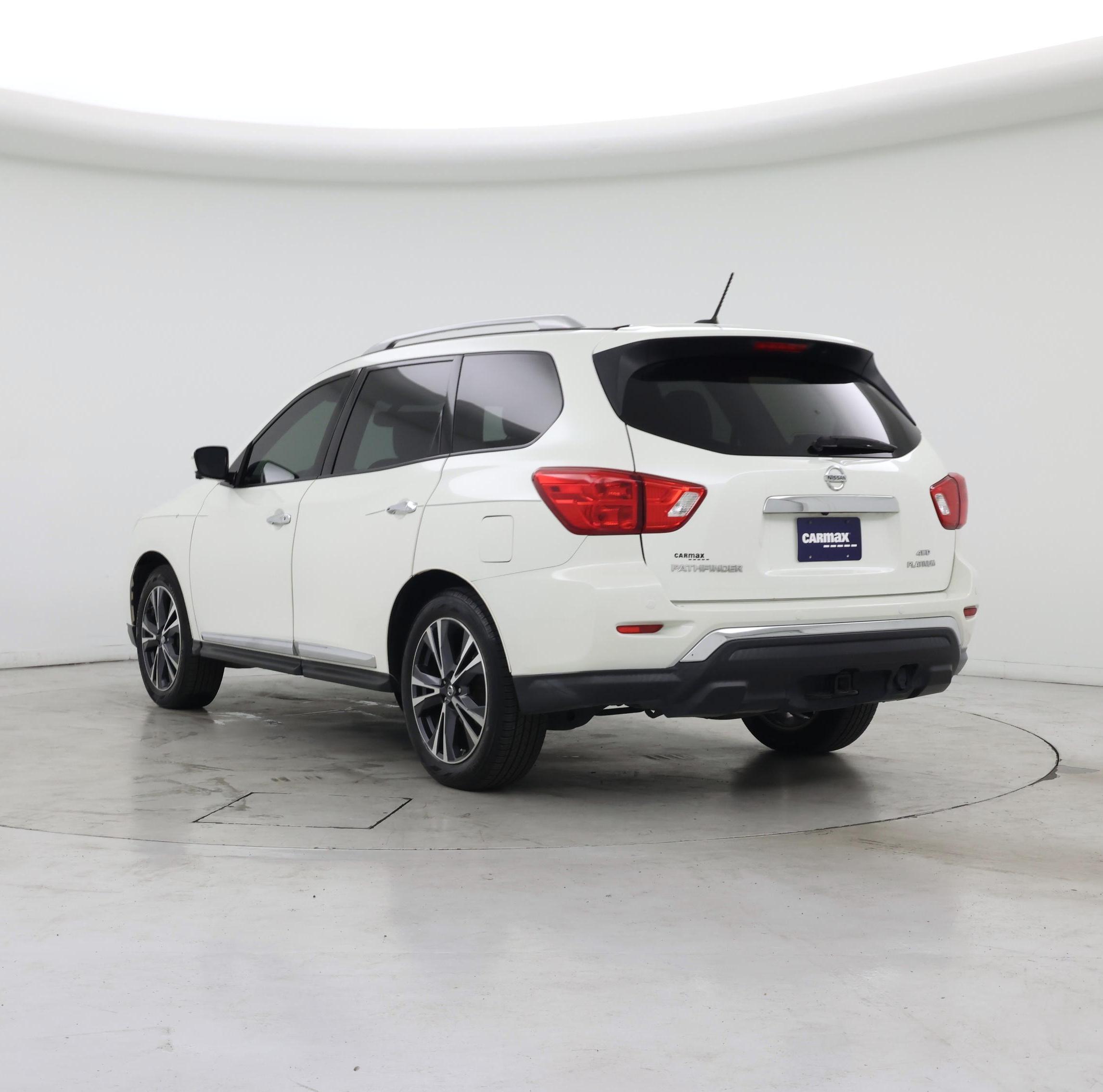 Thumbnail: 2017 Nissan Pathfinder - 2