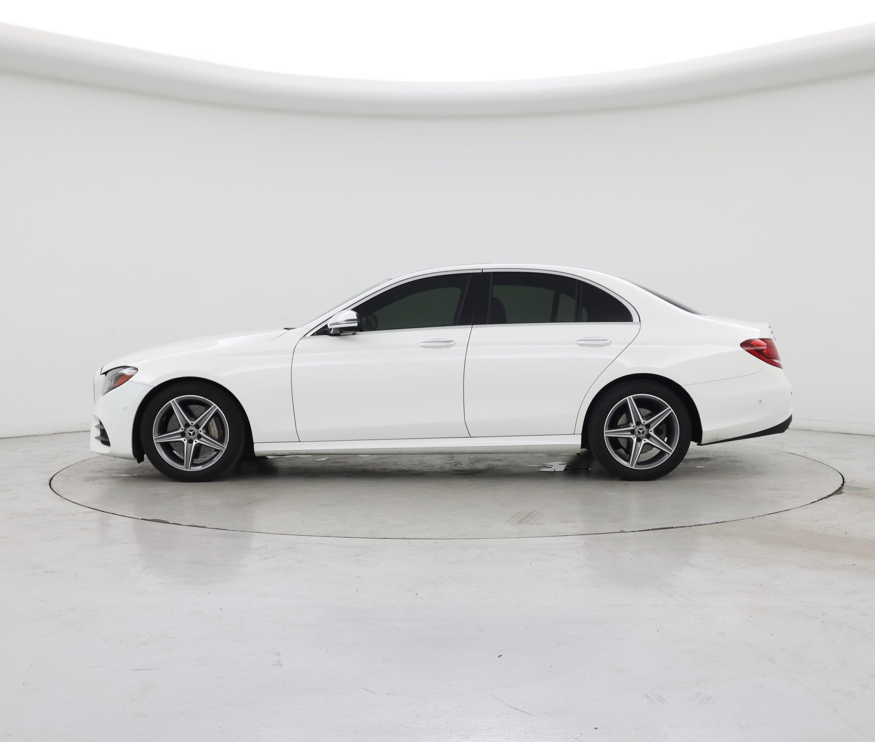 Thumbnail: 2020 Mercedes-Benz E-Class - 3