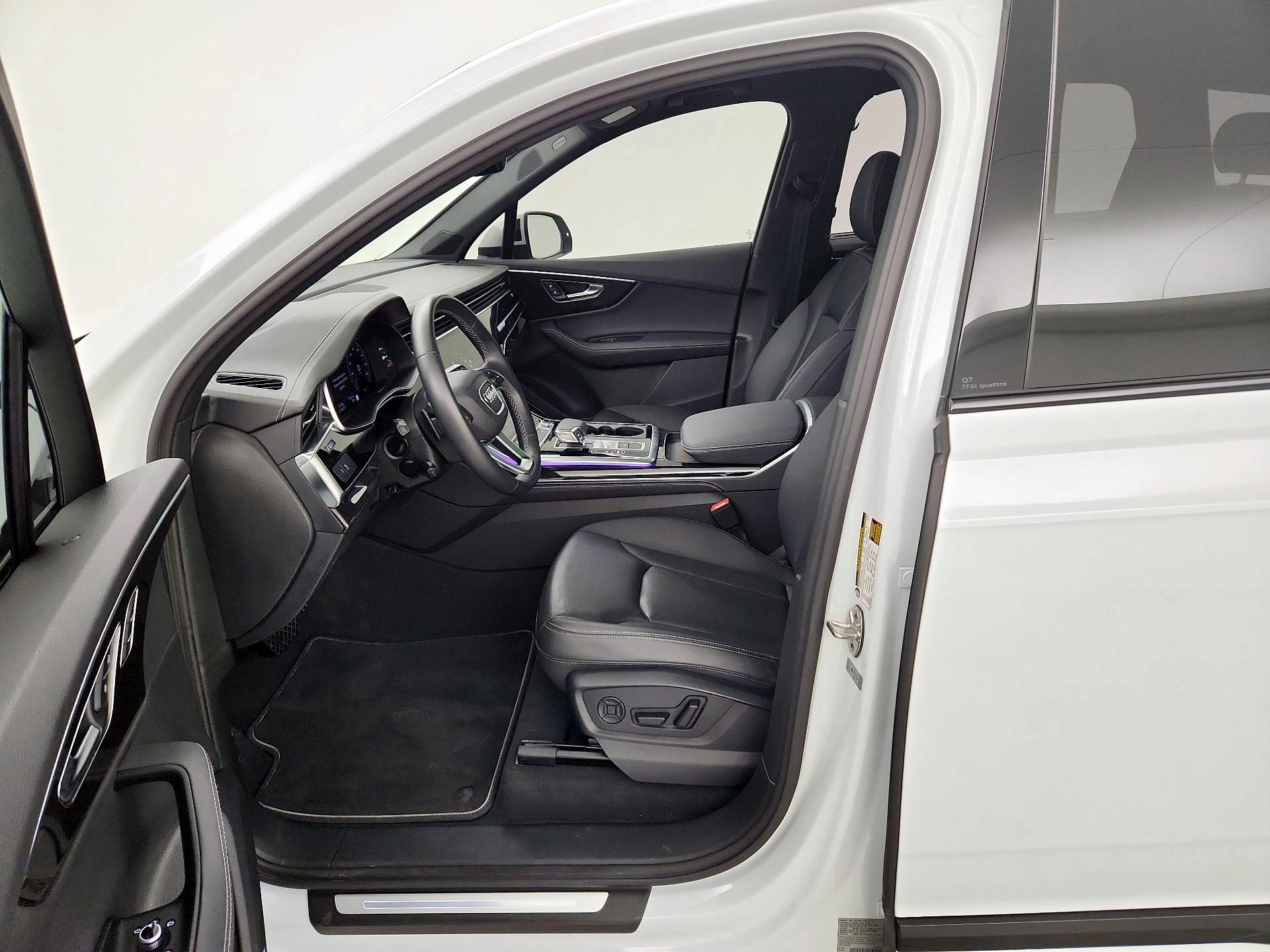 Thumbnail: 2025 Audi Q7 - 11