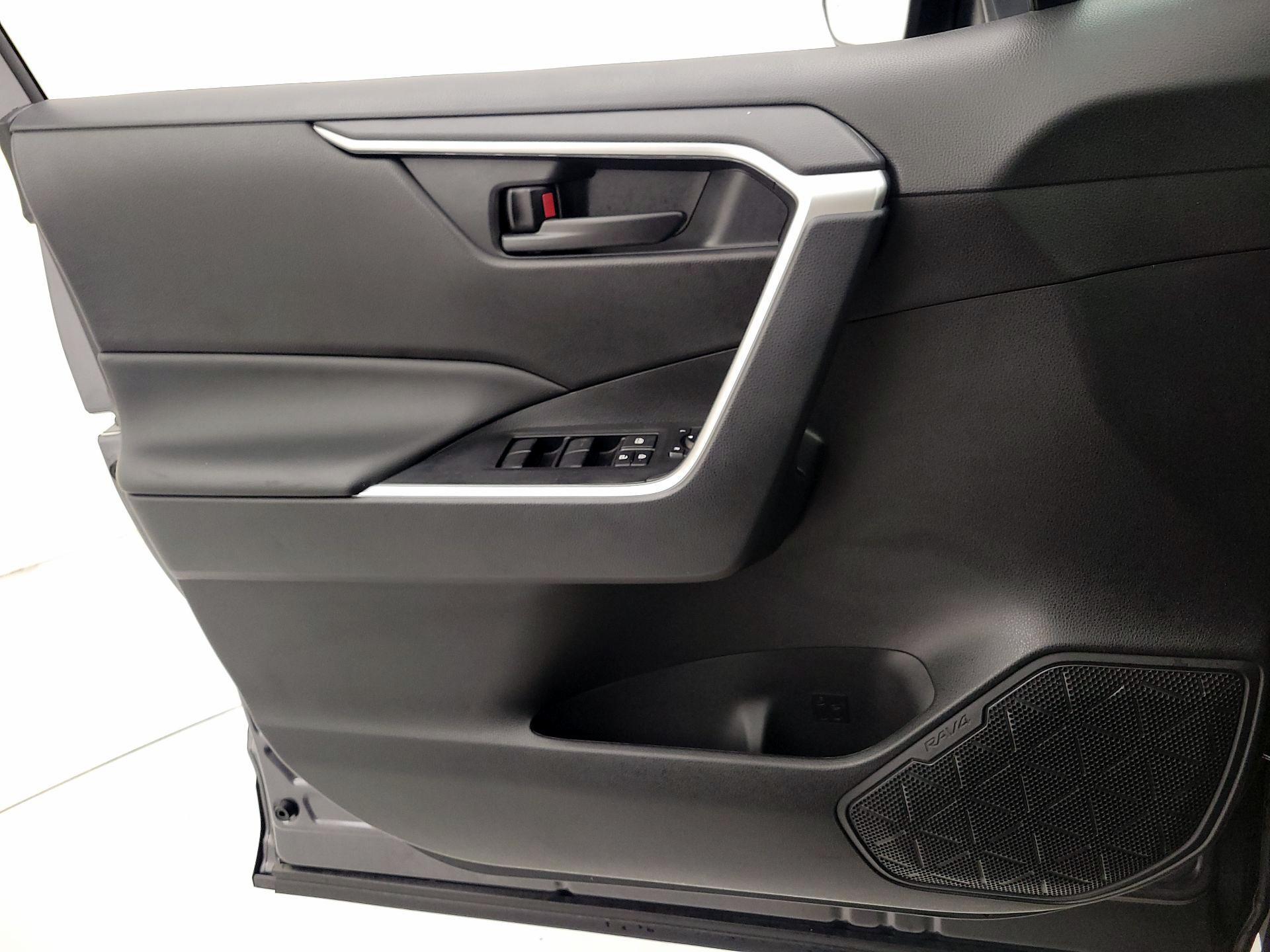 Thumbnail: 2024 Toyota RAV4 - 12