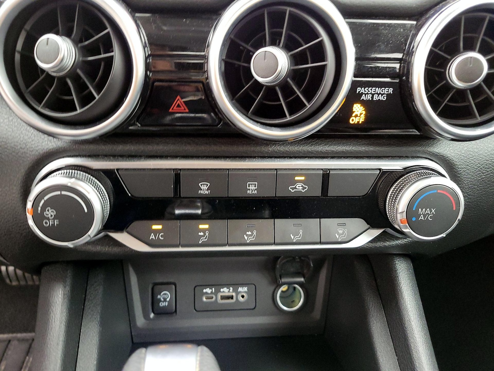 2024 Nissan Sentra SV - Photo 17