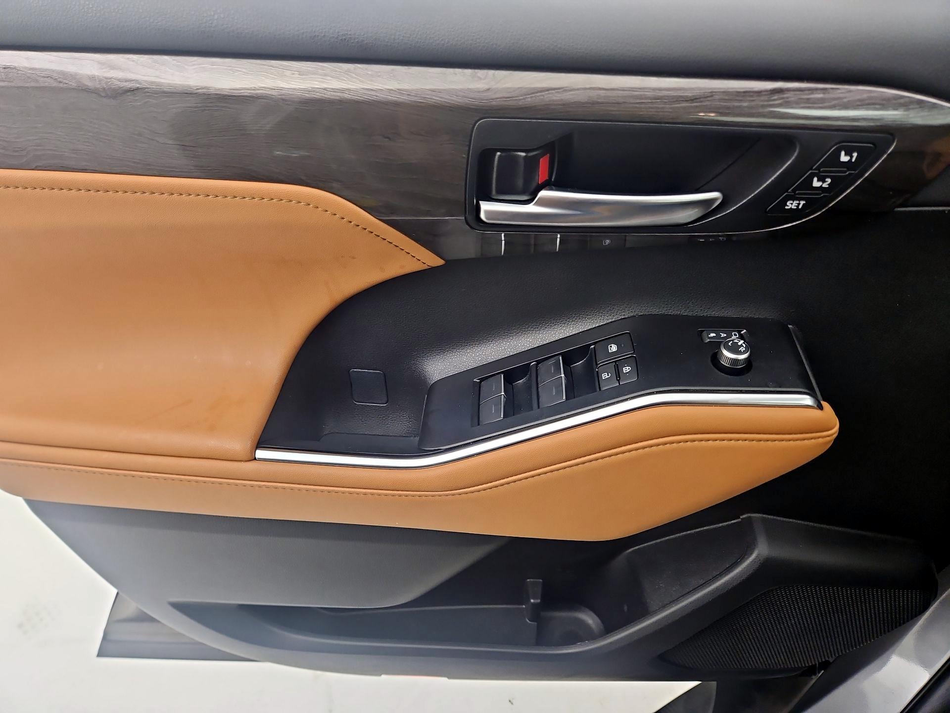 Thumbnail: 2025 Toyota Highlander - 10