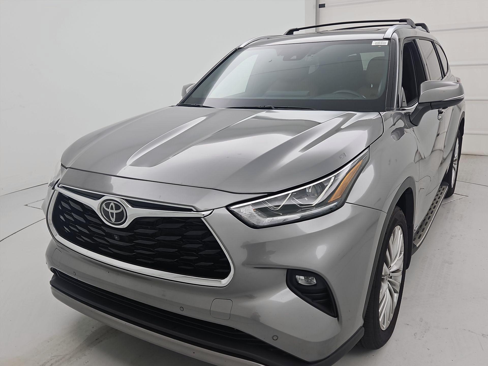 Thumbnail: 2025 Toyota Highlander - 3