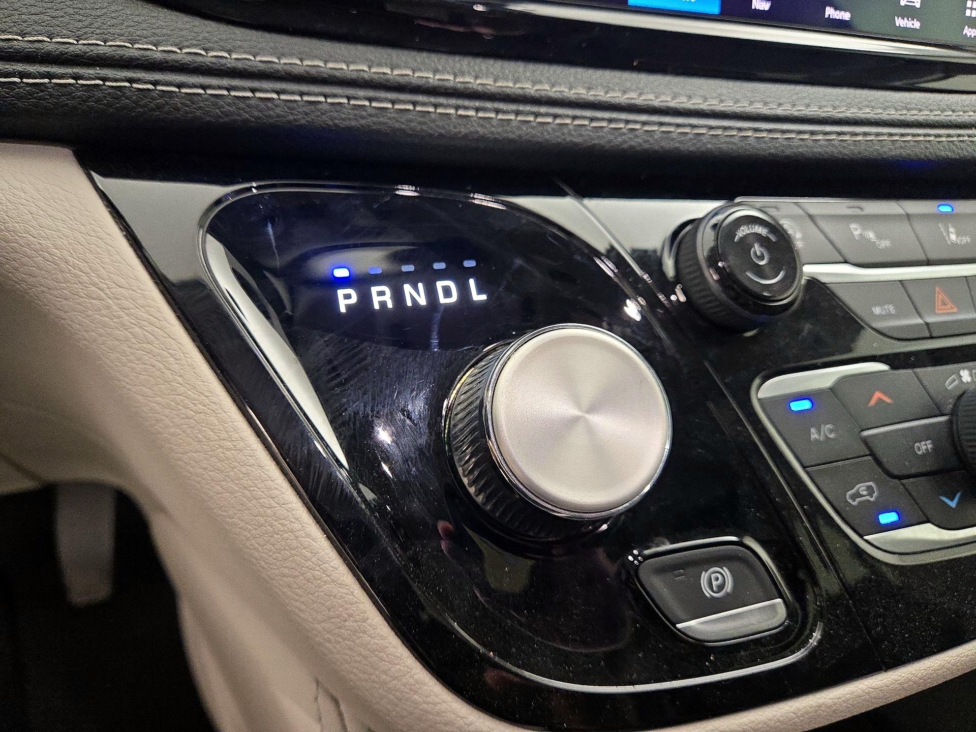 Thumbnail: 2023 Chrysler Pacifica - 18