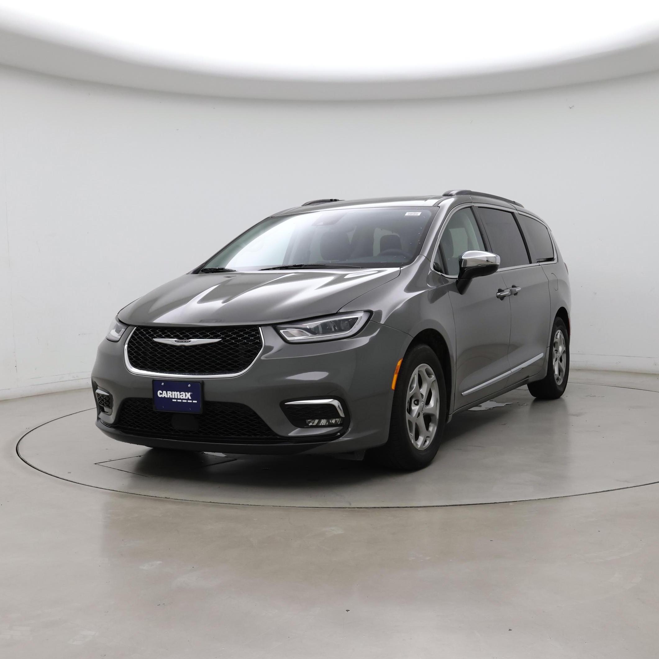 Thumbnail: 2023 Chrysler Pacifica - 4