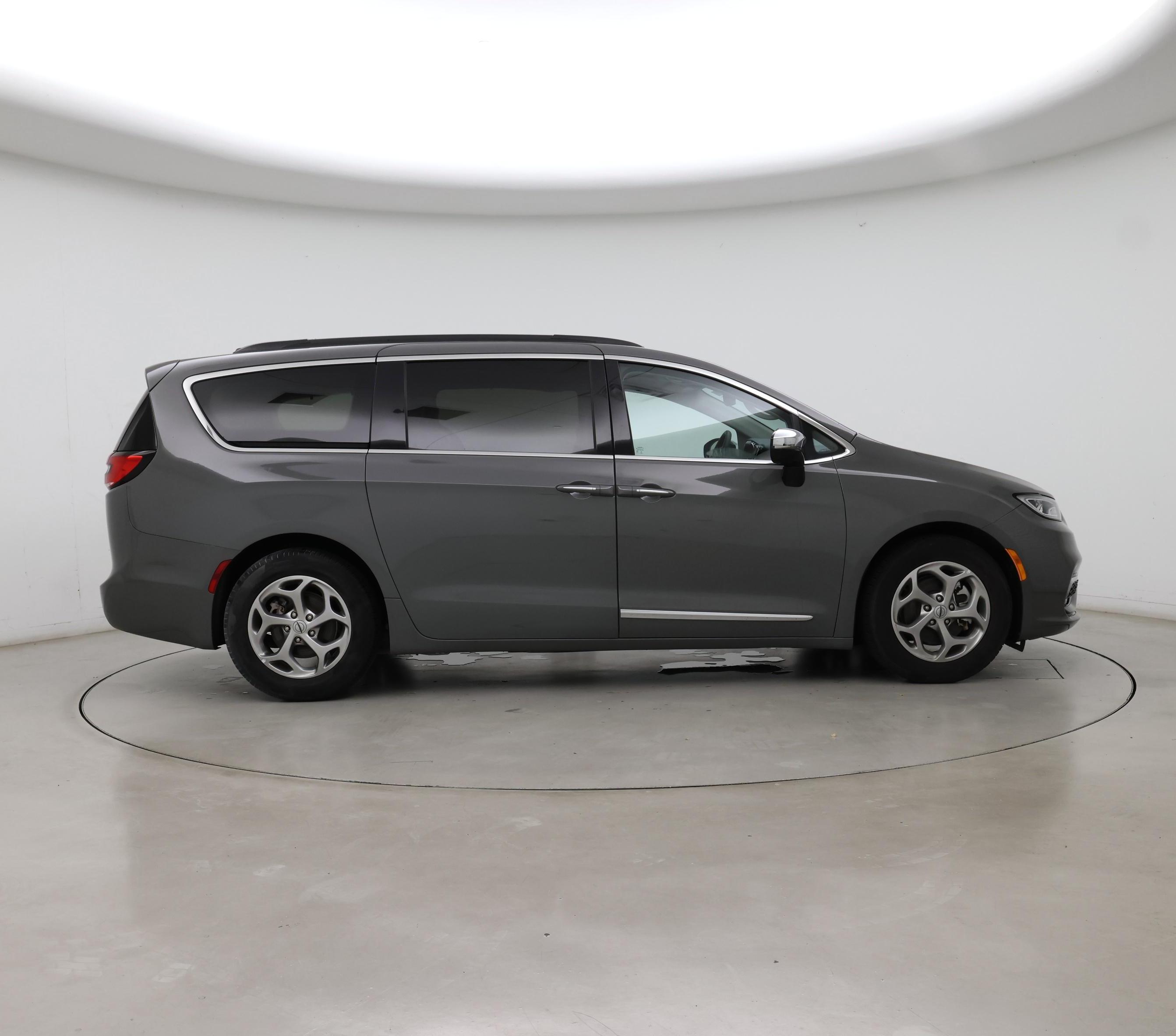 Thumbnail: 2023 Chrysler Pacifica - 7