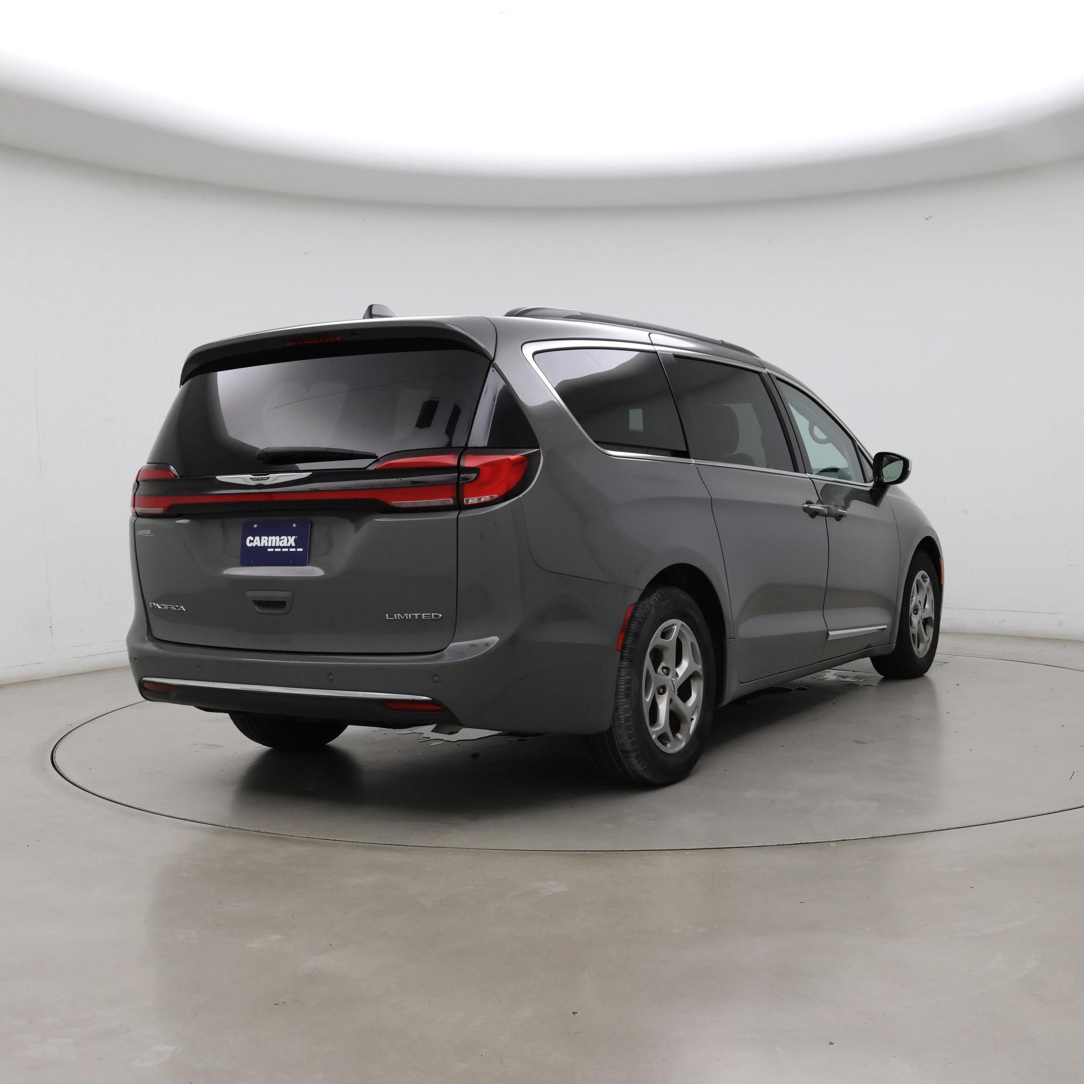 Thumbnail: 2023 Chrysler Pacifica - 8