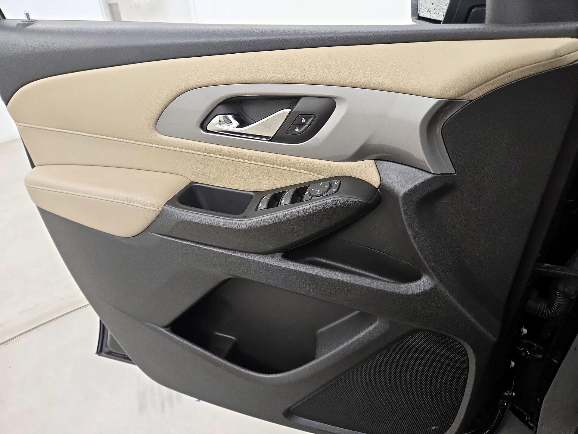 Thumbnail: 2023 Chevrolet Traverse - 12