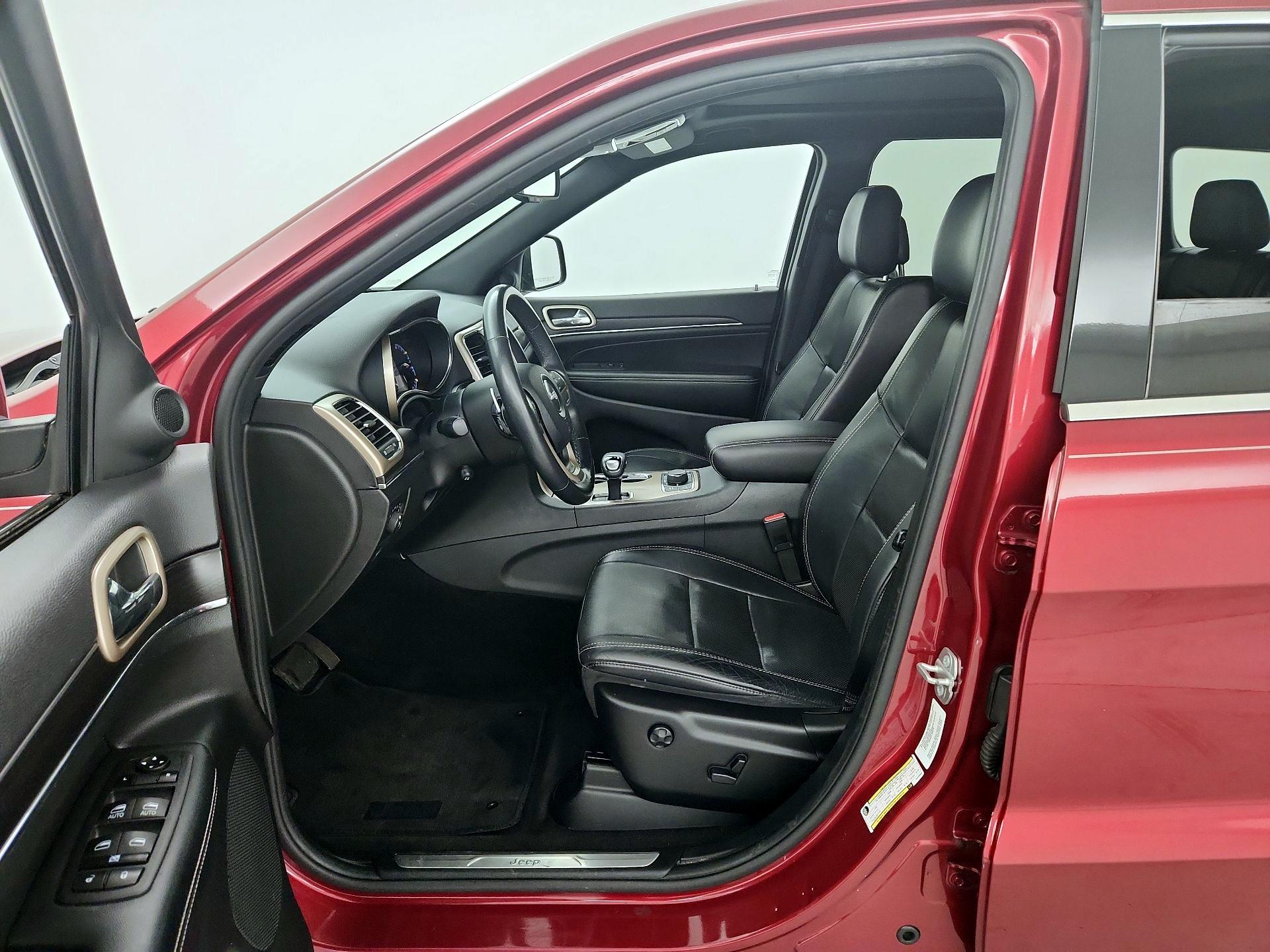 Thumbnail: 2015 Jeep Grand Cherokee - 11