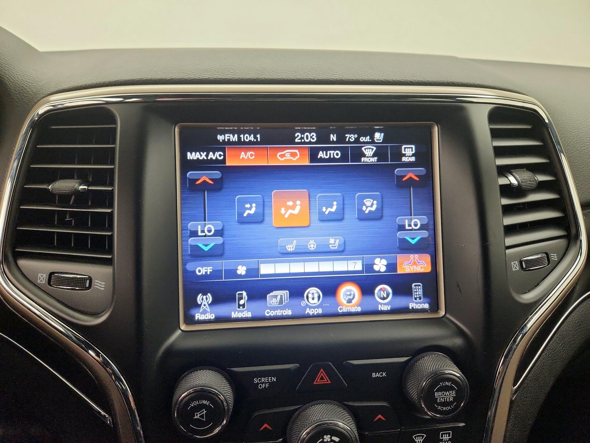 Thumbnail: 2015 Jeep Grand Cherokee - 17