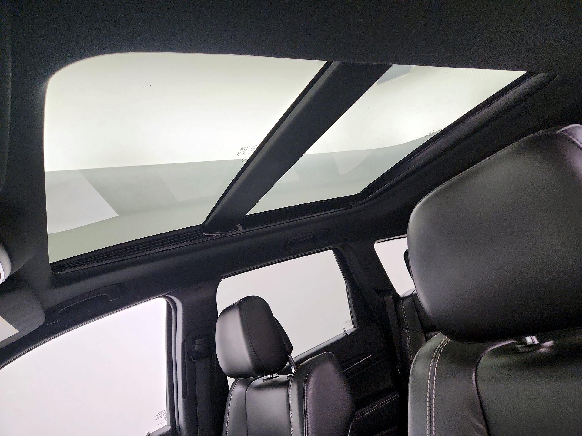Thumbnail: 2015 Jeep Grand Cherokee - 20