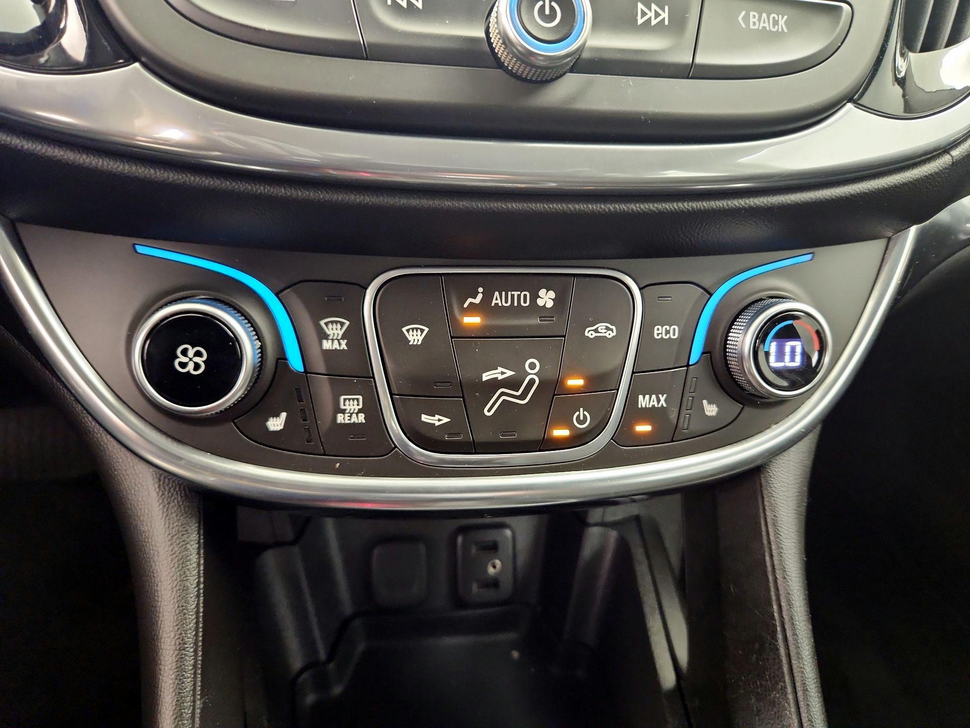 Thumbnail: 2017 Chevrolet Volt - 17