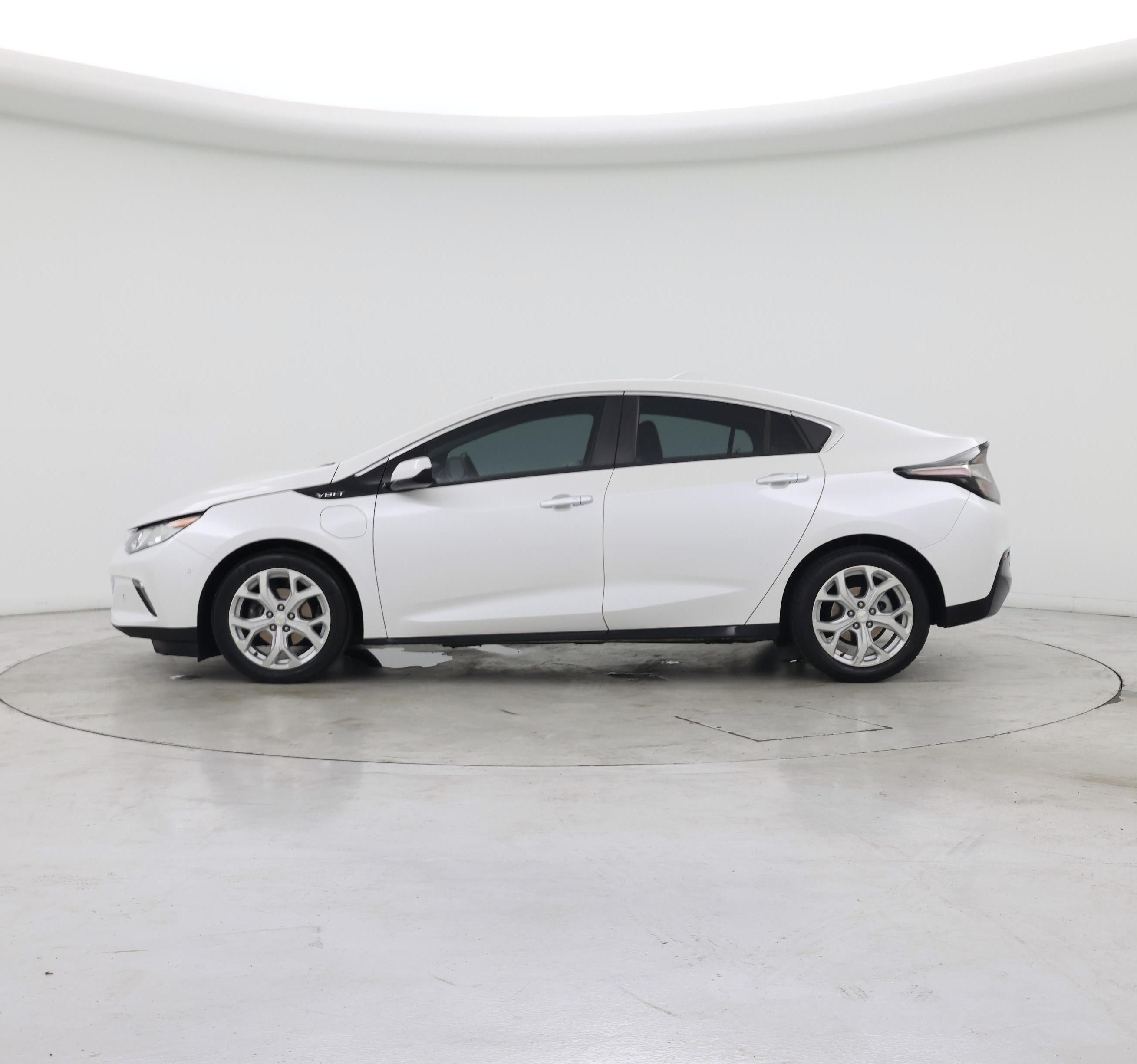 Thumbnail: 2017 Chevrolet Volt - 3