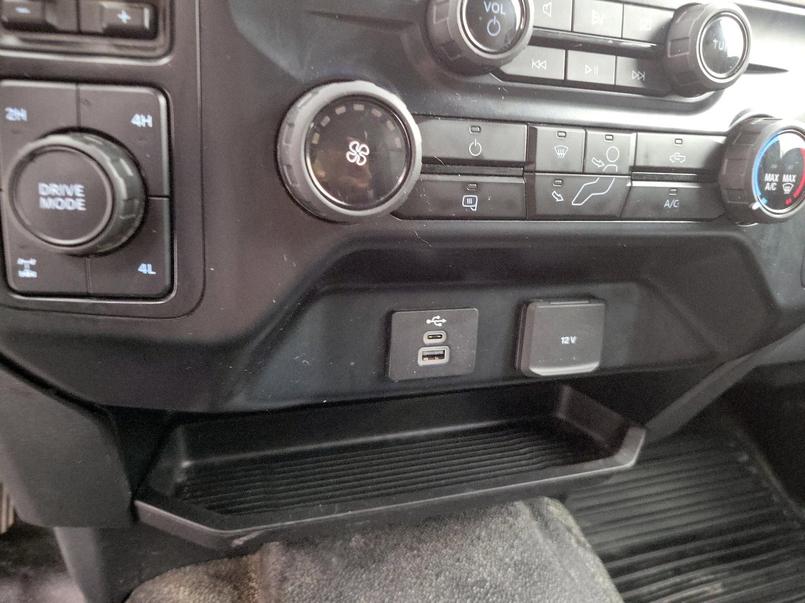 2023 Ford F-350 Super Duty XL - Photo 18