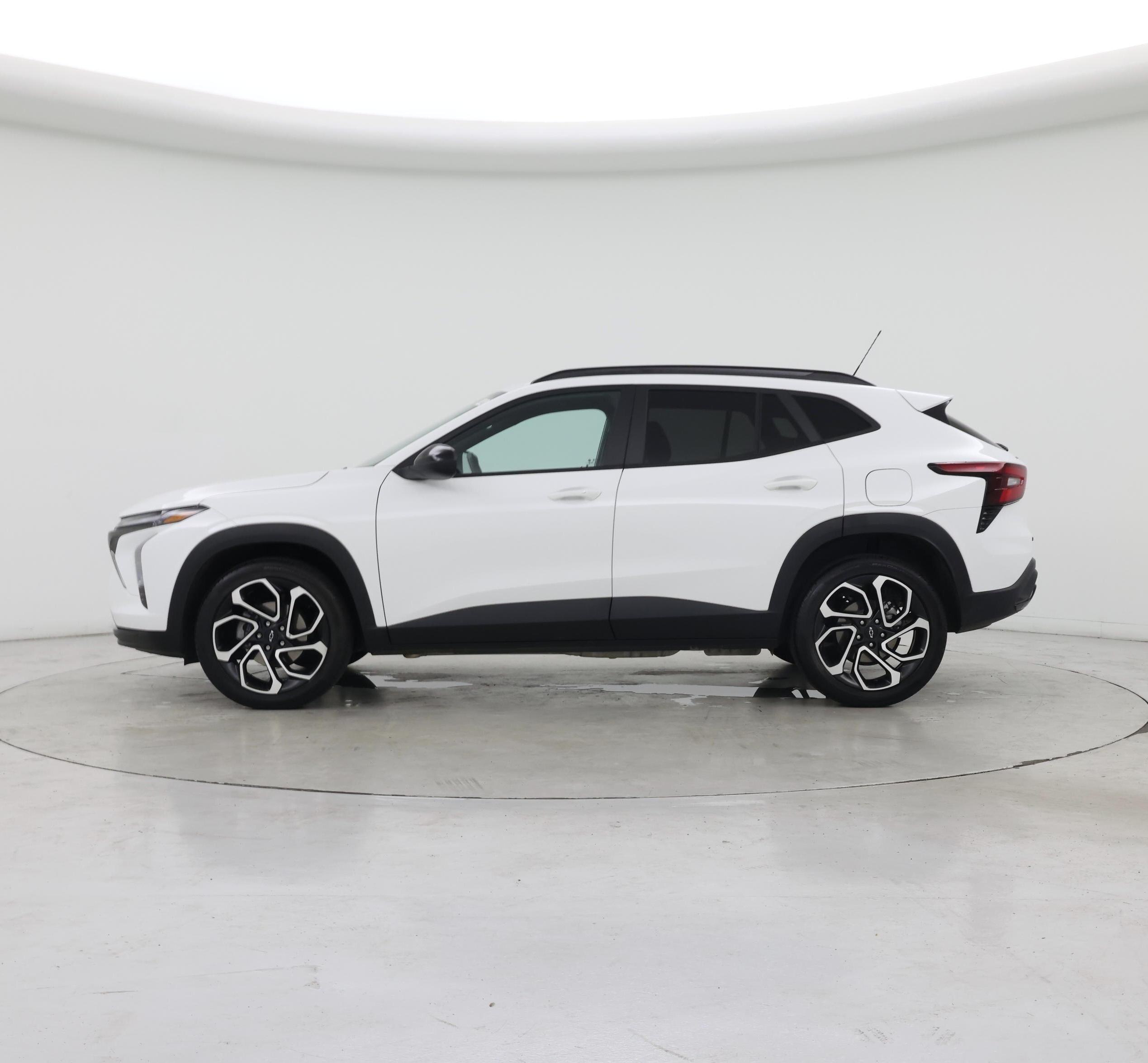 Thumbnail: 2024 Chevrolet Trax - 3