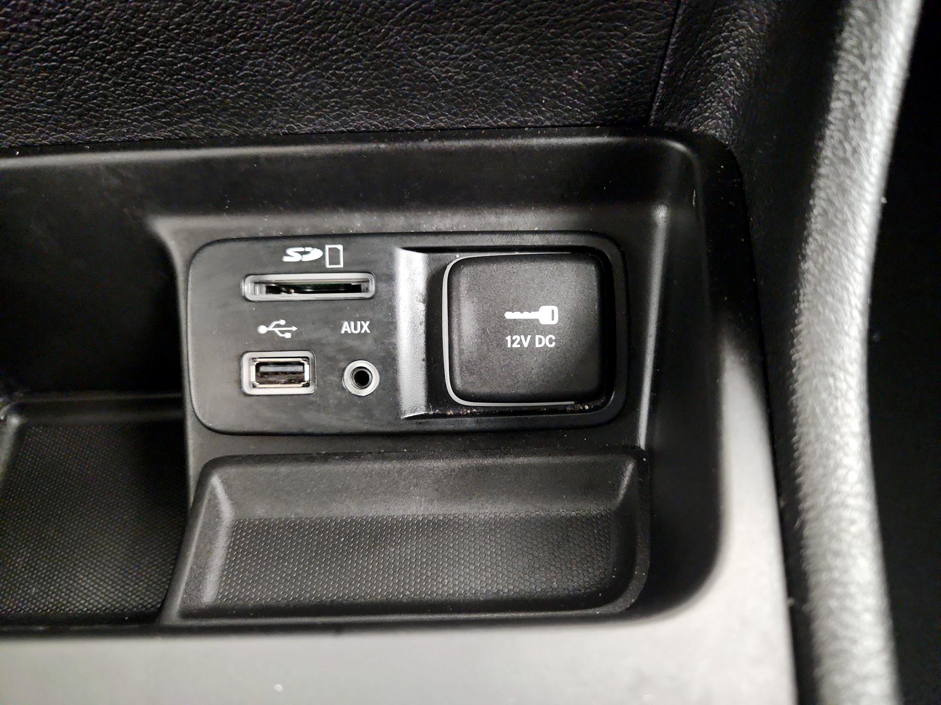 Thumbnail: 2017 Jeep Cherokee - 17