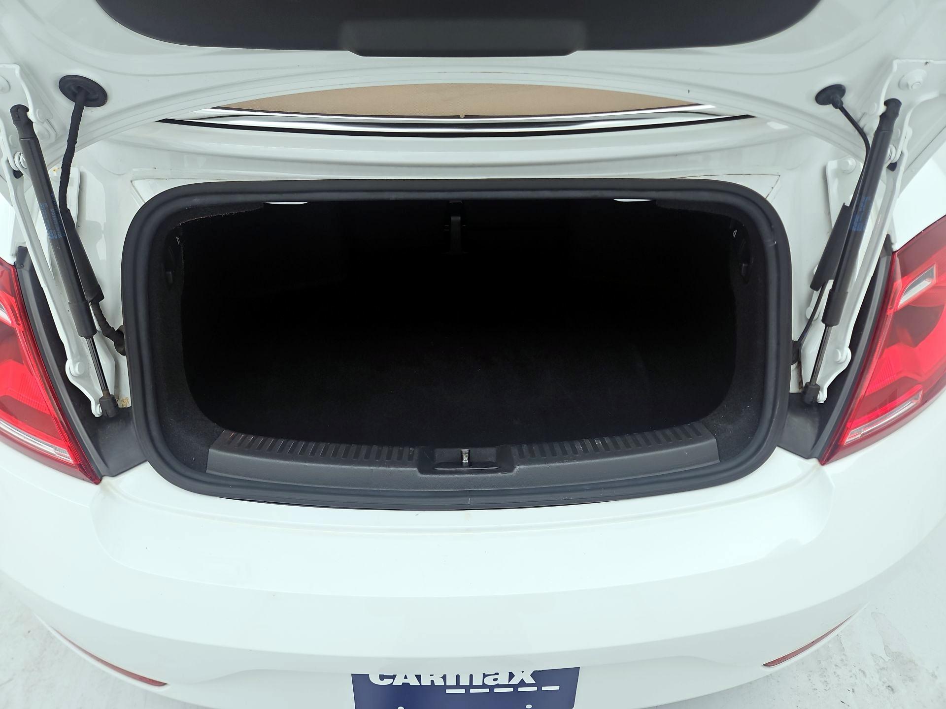Thumbnail: 2019 Volkswagen Beetle - 20