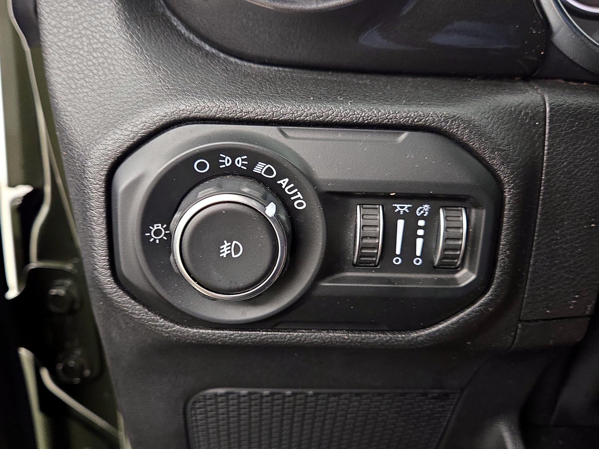 Thumbnail: 2020 Jeep Wrangler - 13