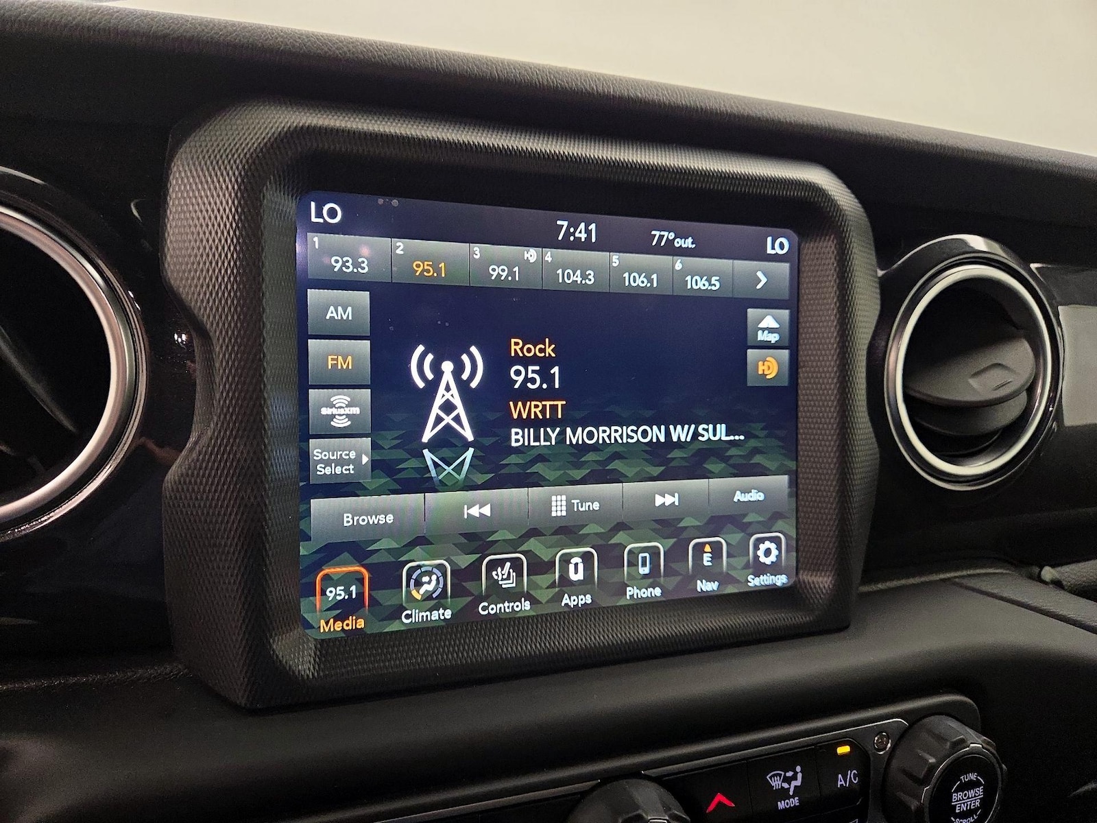 2020 Jeep Wrangler Unlimited Sahara Altitude - Photo 17